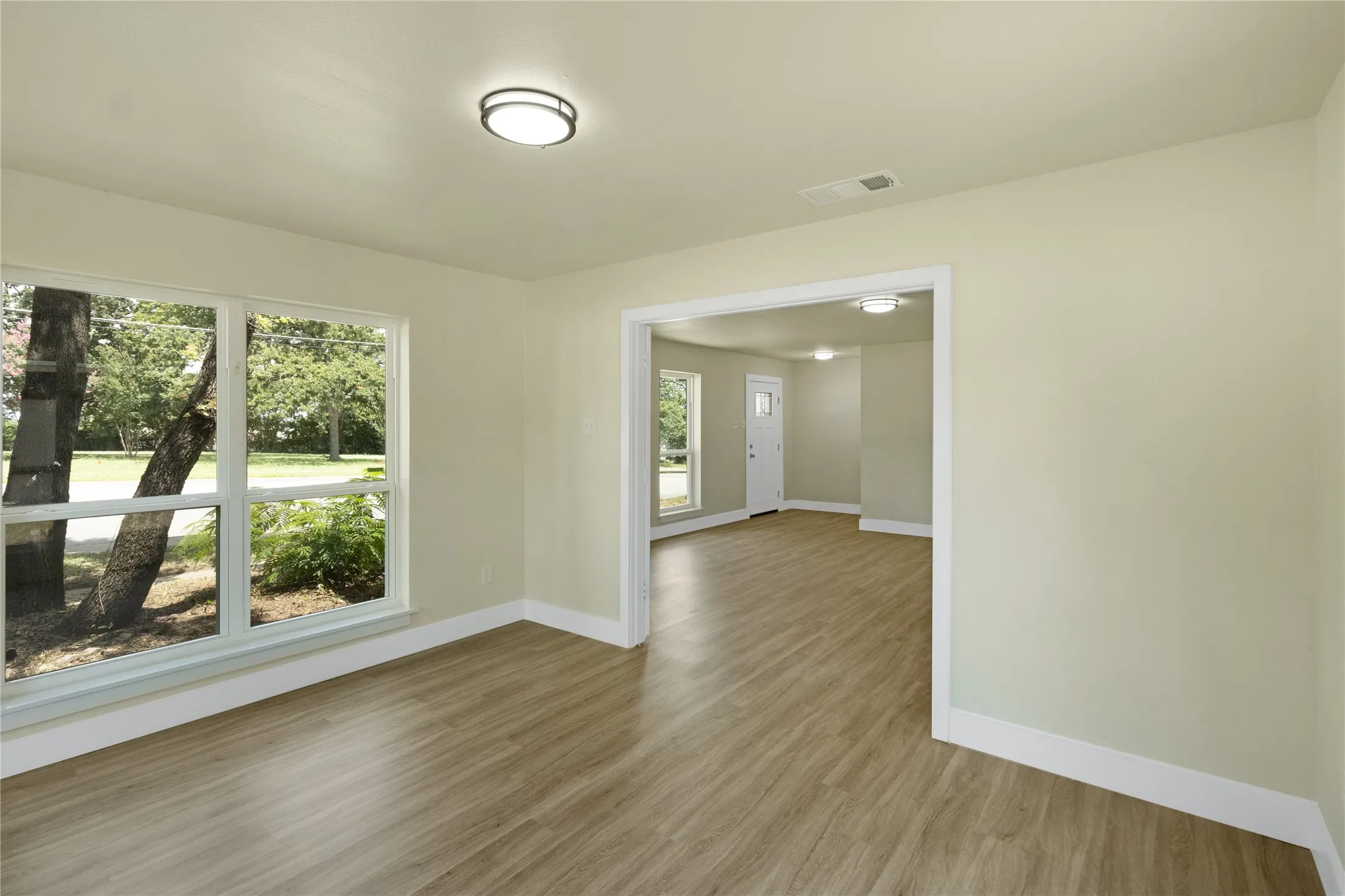 Single Family Residence For Sale in Tarrant County , 6112 W Poly Webb Road, Arlington, Texas 76016, 4 Bedroom, 3 Bathroom, 2 Garage spaces, 2,776 Sqft, built in 1988, mls#21320589, Real Estate Agent in Arlington, Homes For Sale in Tarrant county, Homes For Sale in Arlington, Realtor in Arlington Texas, Real Estate Brokerage Independent Realty Texas, Luminita Cordes Realtor