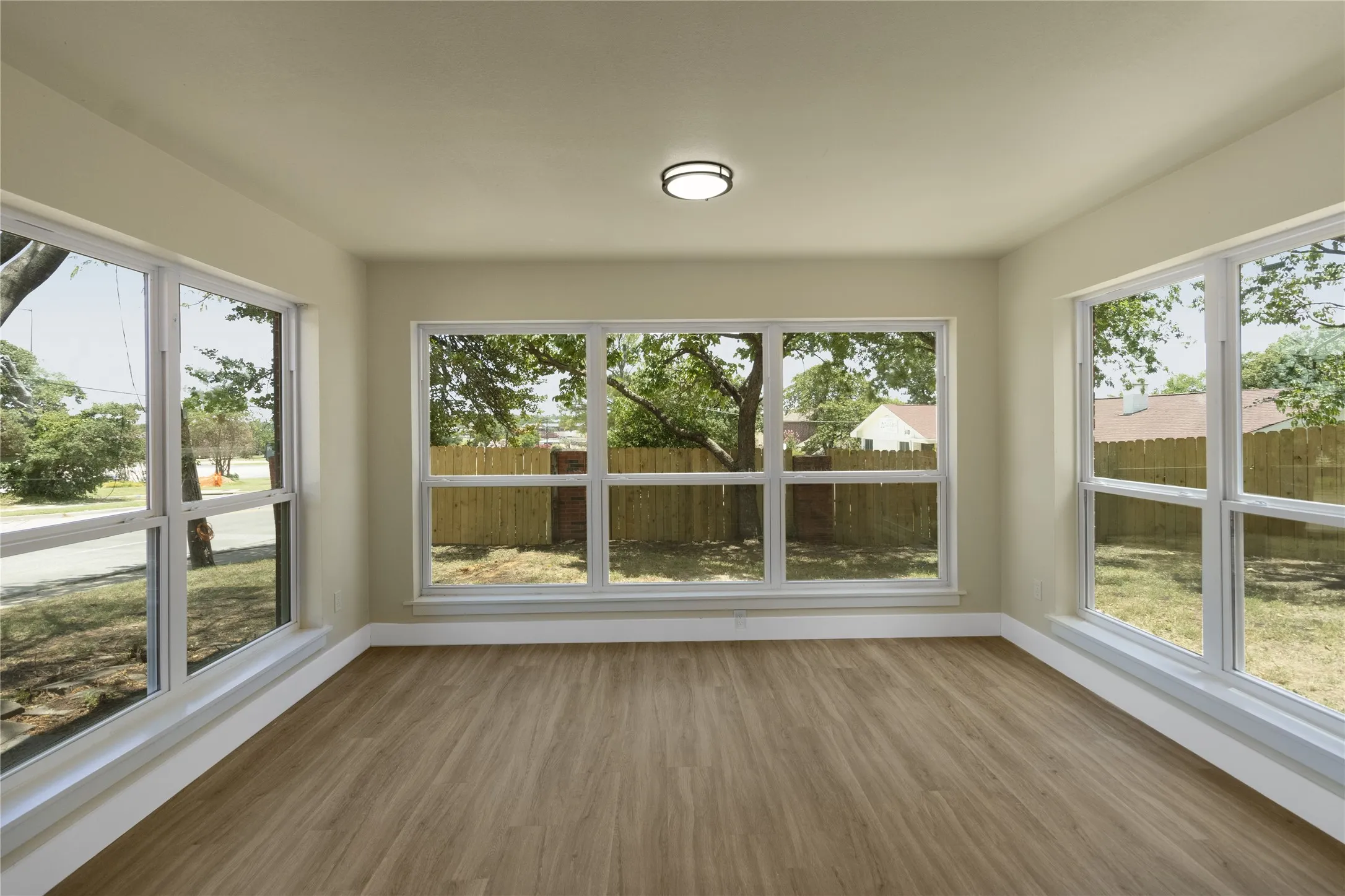 Single Family Residence For Sale in Tarrant County , 6112 W Poly Webb Road, Arlington, Texas 76016, 4 Bedroom, 3 Bathroom, 2 Garage spaces, 2,776 Sqft, built in 1988, mls#21320589, Real Estate Agent in Arlington, Homes For Sale in Tarrant county, Homes For Sale in Arlington, Realtor in Arlington Texas, Real Estate Brokerage Independent Realty Texas, Luminita Cordes Realtor