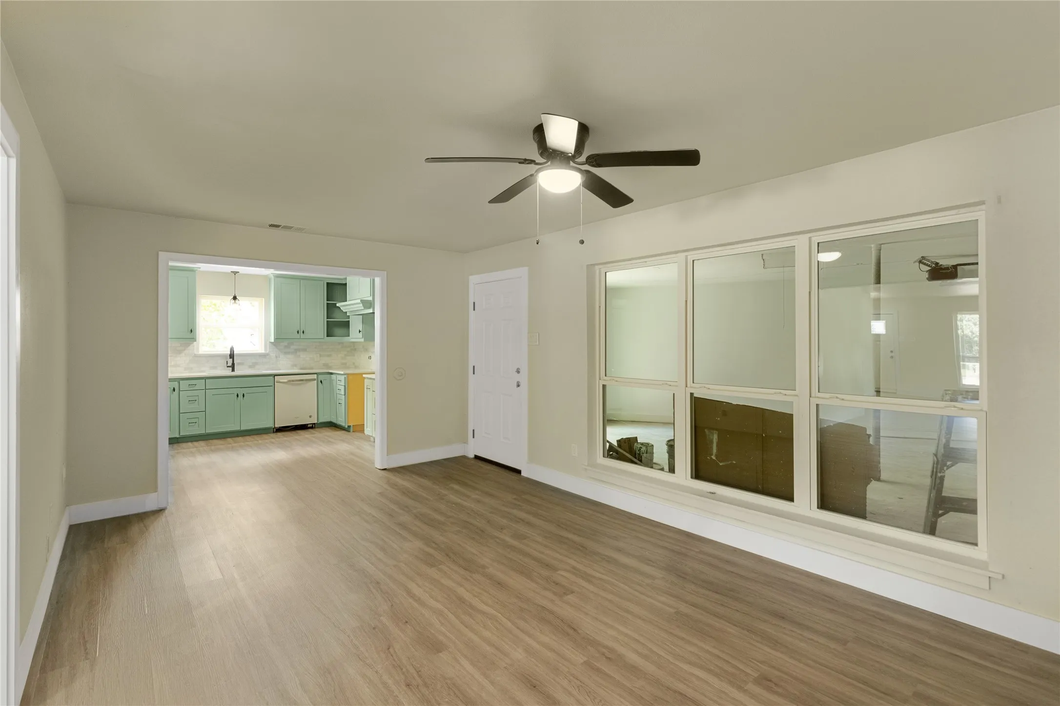 Single Family Residence For Sale in Tarrant County , 6112 W Poly Webb Road, Arlington, Texas 76016, 4 Bedroom, 3 Bathroom, 2 Garage spaces, 2,776 Sqft, built in 1988, mls#21320589, Real Estate Agent in Arlington, Homes For Sale in Tarrant county, Homes For Sale in Arlington, Realtor in Arlington Texas, Real Estate Brokerage Independent Realty Texas, Luminita Cordes Realtor