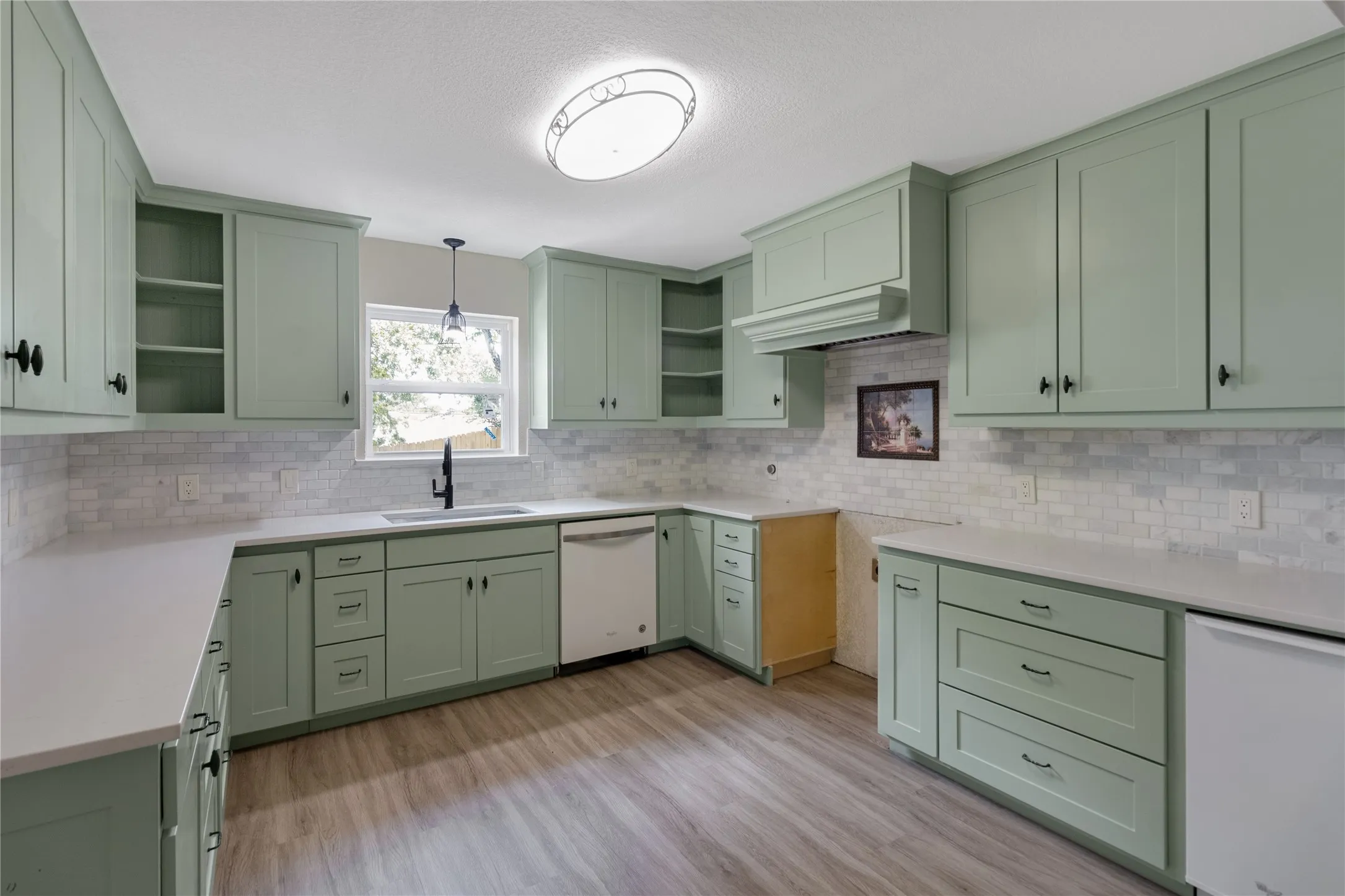 Single Family Residence For Sale in Tarrant County , 6112 W Poly Webb Road, Arlington, Texas 76016, 4 Bedroom, 3 Bathroom, 2 Garage spaces, 2,776 Sqft, built in 1988, mls#21320589, Real Estate Agent in Arlington, Homes For Sale in Tarrant county, Homes For Sale in Arlington, Realtor in Arlington Texas, Real Estate Brokerage Independent Realty Texas, Luminita Cordes Realtor