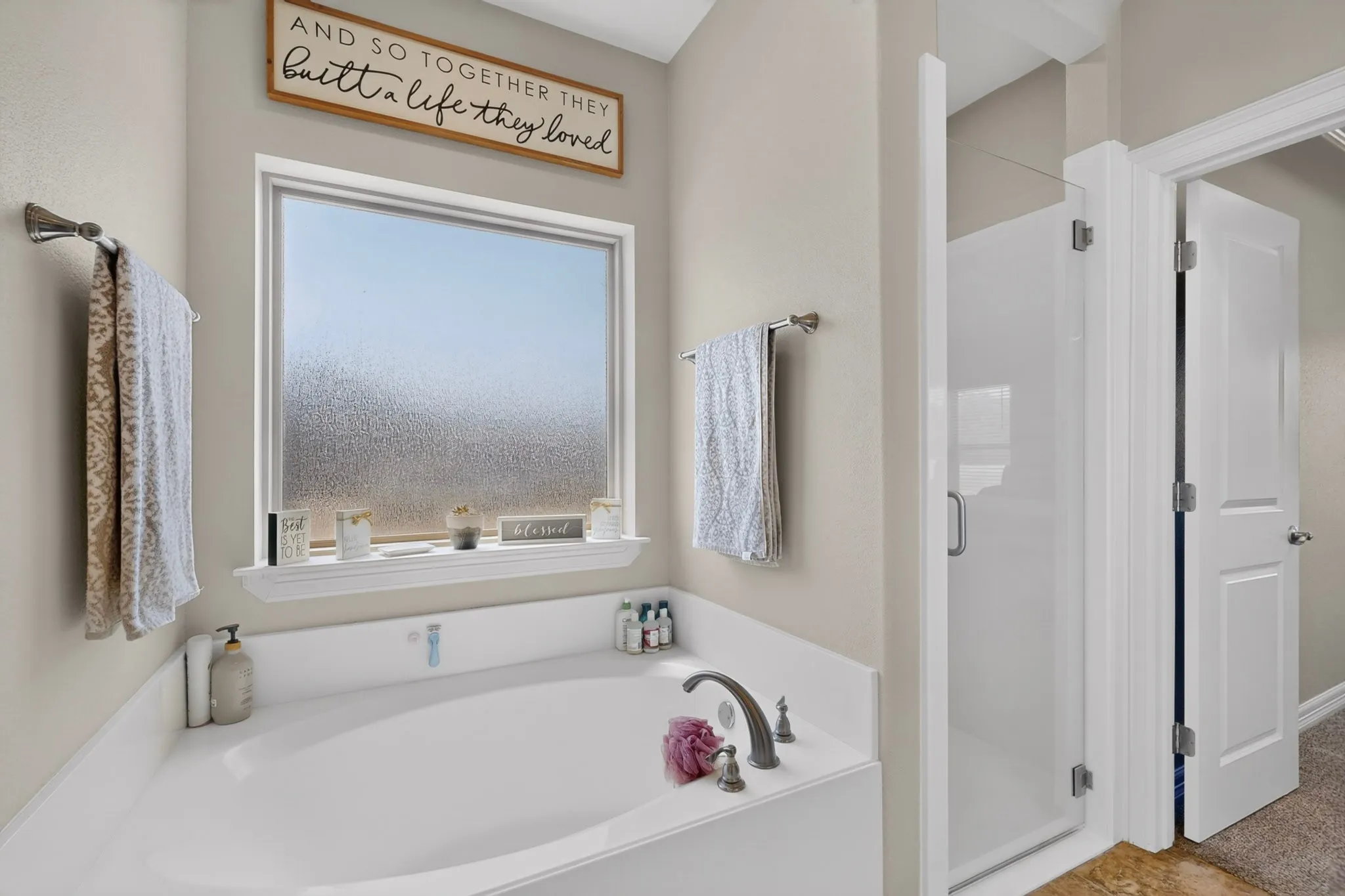 Single Family Residence For Sale in Johnson County , 6120 County Road 401, Grandview, Texas 76050, 4 Bedroom, 3 Bathroom, 2 Garage spaces, 2,091 Sqft, built in 2019, mls#21320596, Real Estate Agent in Grandview, Homes For Sale in Johnson county, Homes For Sale in Grandview, Realtor in Grandview Texas, Real Estate Brokerage Independent Realty Texas, Luminita Cordes Realtor