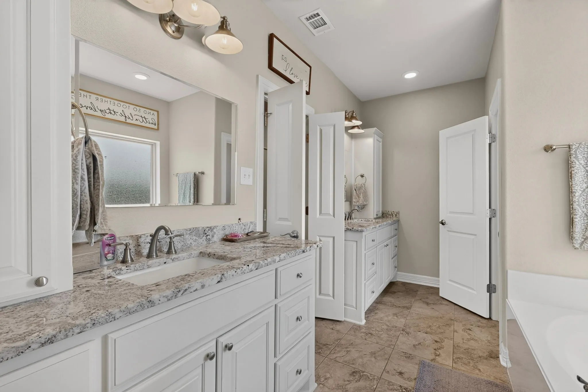 Single Family Residence For Sale in Johnson County , 6120 County Road 401, Grandview, Texas 76050, 4 Bedroom, 3 Bathroom, 2 Garage spaces, 2,091 Sqft, built in 2019, mls#21320596, Real Estate Agent in Grandview, Homes For Sale in Johnson county, Homes For Sale in Grandview, Realtor in Grandview Texas, Real Estate Brokerage Independent Realty Texas, Luminita Cordes Realtor