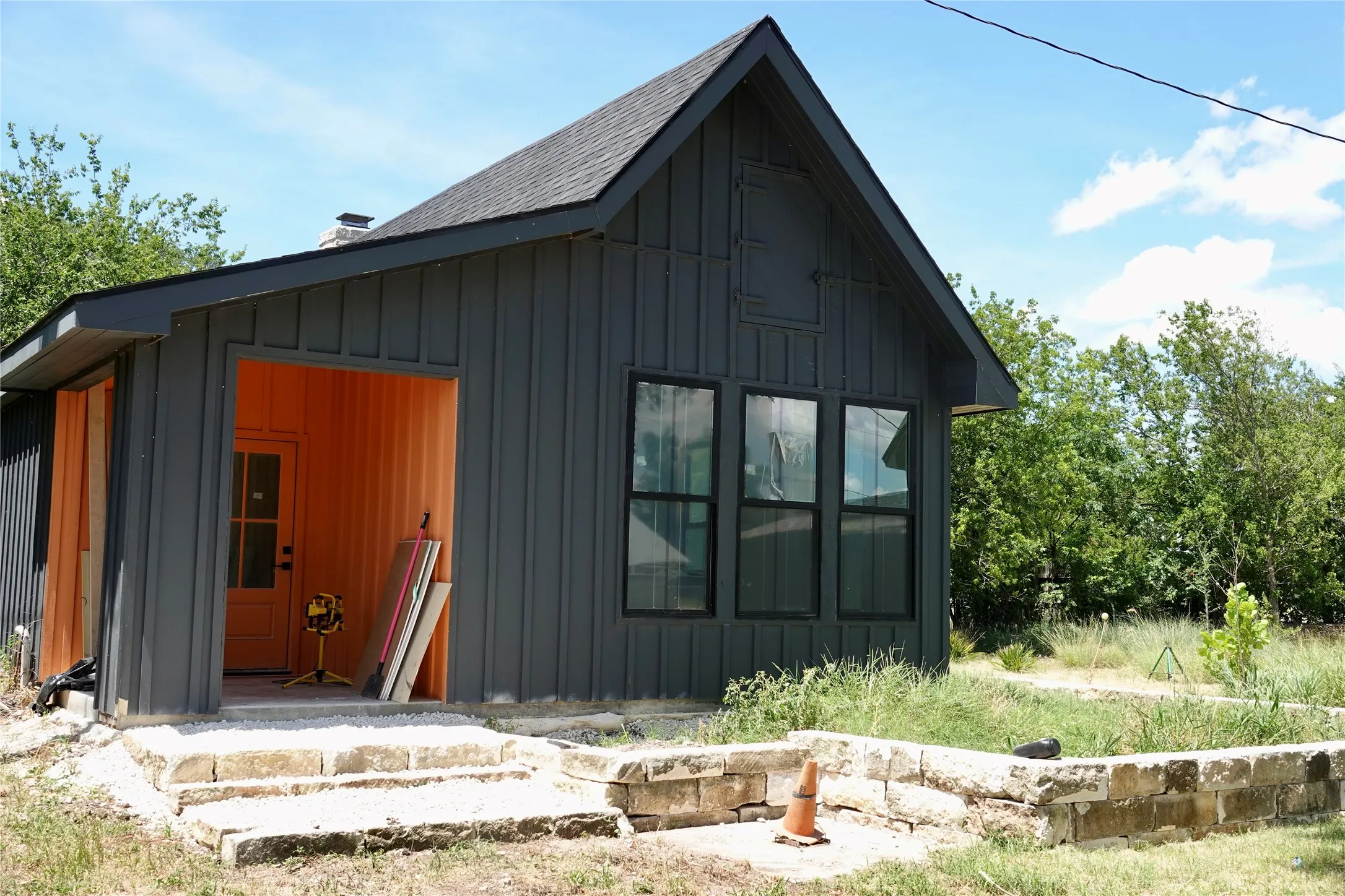 Single Family Residence For Sale in Mills County , 801 Reynolds Street, Goldthwaite, Texas 76844, 2 Bedroom, 2 Bathroom, 1 Garage spaces, 1,317 Sqft, built in 1940, mls#21320610, Real Estate Agent in Goldthwaite, Homes For Sale in Mills county, Homes For Sale in Goldthwaite, Realtor in Goldthwaite Texas, Real Estate Brokerage Independent Realty Texas, Luminita Cordes Realtor