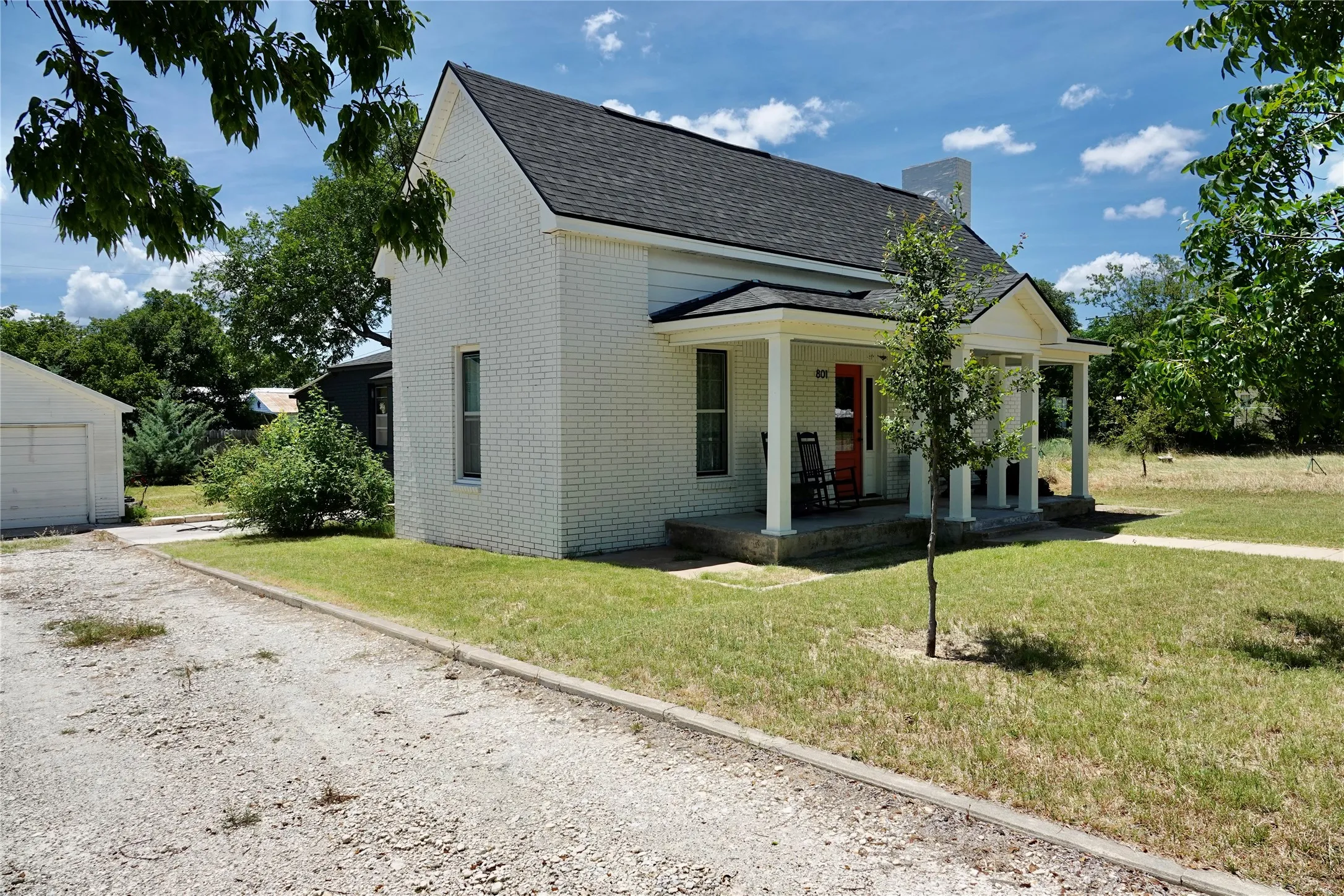 Single Family Residence For Sale in Mills County , 801 Reynolds Street, Goldthwaite, Texas 76844, 2 Bedroom, 2 Bathroom, 1 Garage spaces, 1,317 Sqft, built in 1940, mls#21320610, Real Estate Agent in Goldthwaite, Homes For Sale in Mills county, Homes For Sale in Goldthwaite, Realtor in Goldthwaite Texas, Real Estate Brokerage Independent Realty Texas, Luminita Cordes Realtor