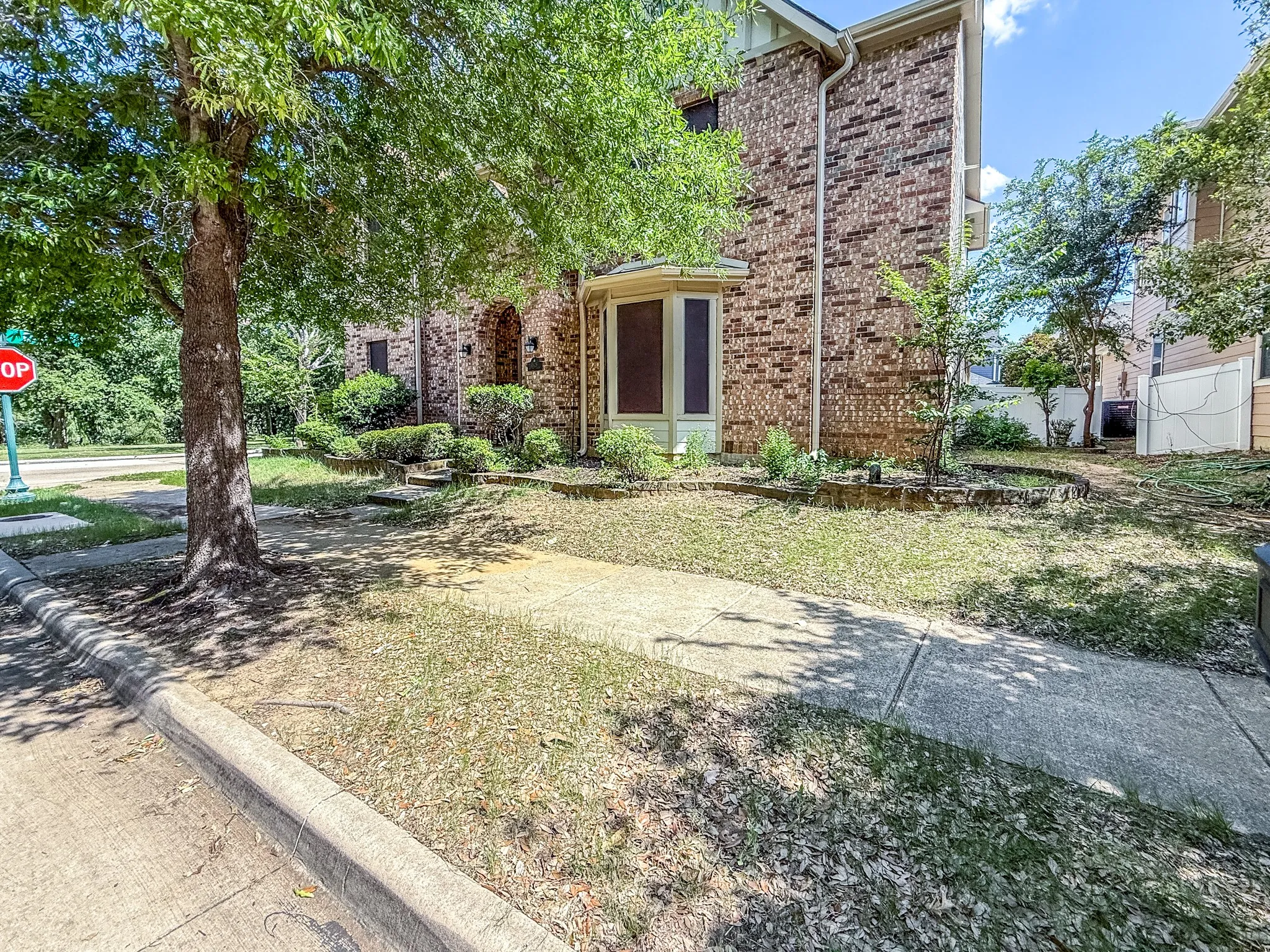 Single Family Residence For Sale in Denton County , 1528 Chestnut Drive, Savannah, Texas 76227, 4 Bedroom, 4 Bathroom, 2 Garage spaces, 3,761 Sqft, built in 2004, mls#21320587, Real Estate Agent in Savannah, Homes For Sale in Denton county, Homes For Sale in Savannah, Realtor in Savannah Texas, Real Estate Brokerage Independent Realty Texas, Luminita Cordes Realtor