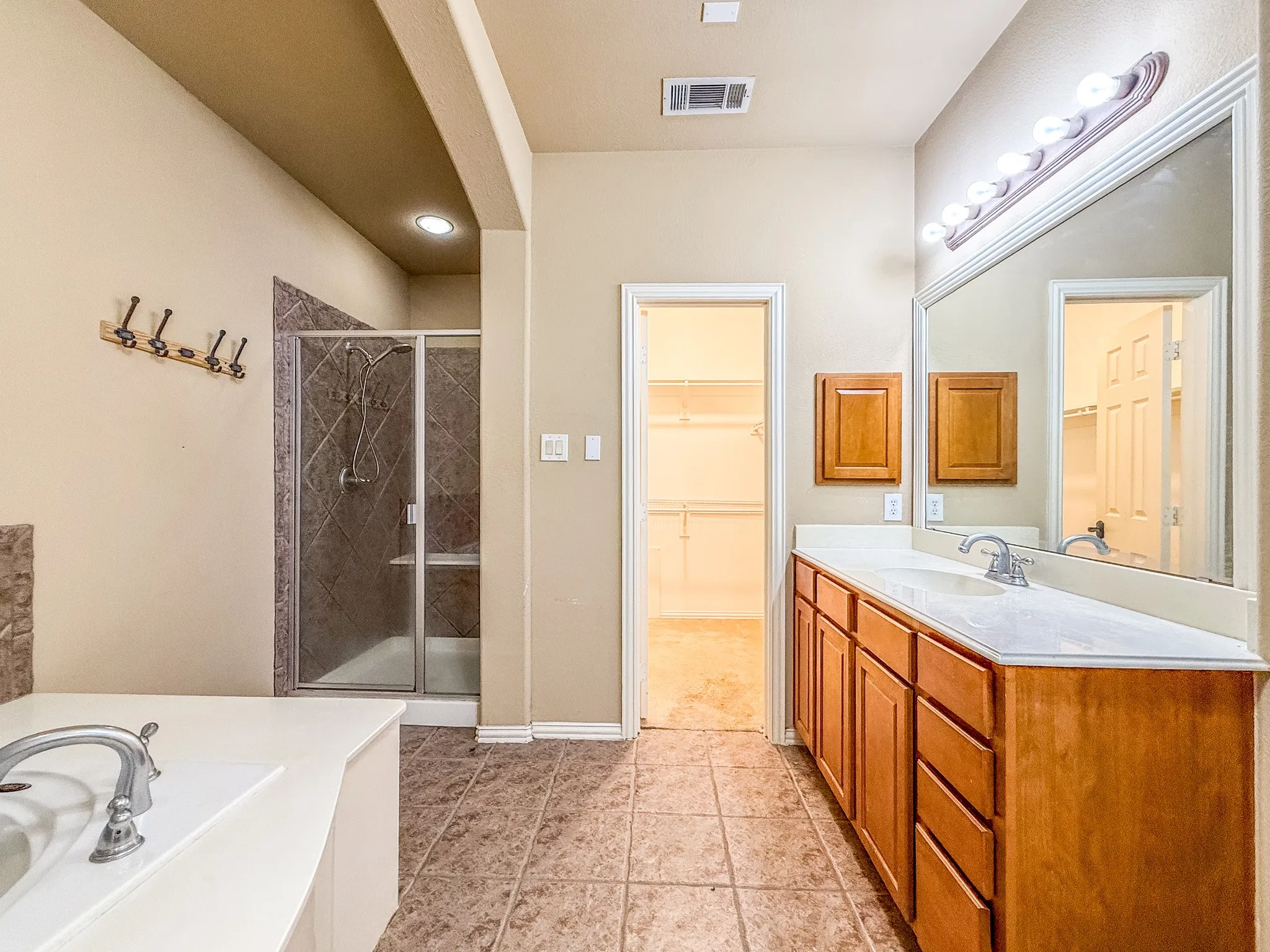 Single Family Residence For Sale in Denton County , 1528 Chestnut Drive, Savannah, Texas 76227, 4 Bedroom, 4 Bathroom, 2 Garage spaces, 3,761 Sqft, built in 2004, mls#21320587, Real Estate Agent in Savannah, Homes For Sale in Denton county, Homes For Sale in Savannah, Realtor in Savannah Texas, Real Estate Brokerage Independent Realty Texas, Luminita Cordes Realtor