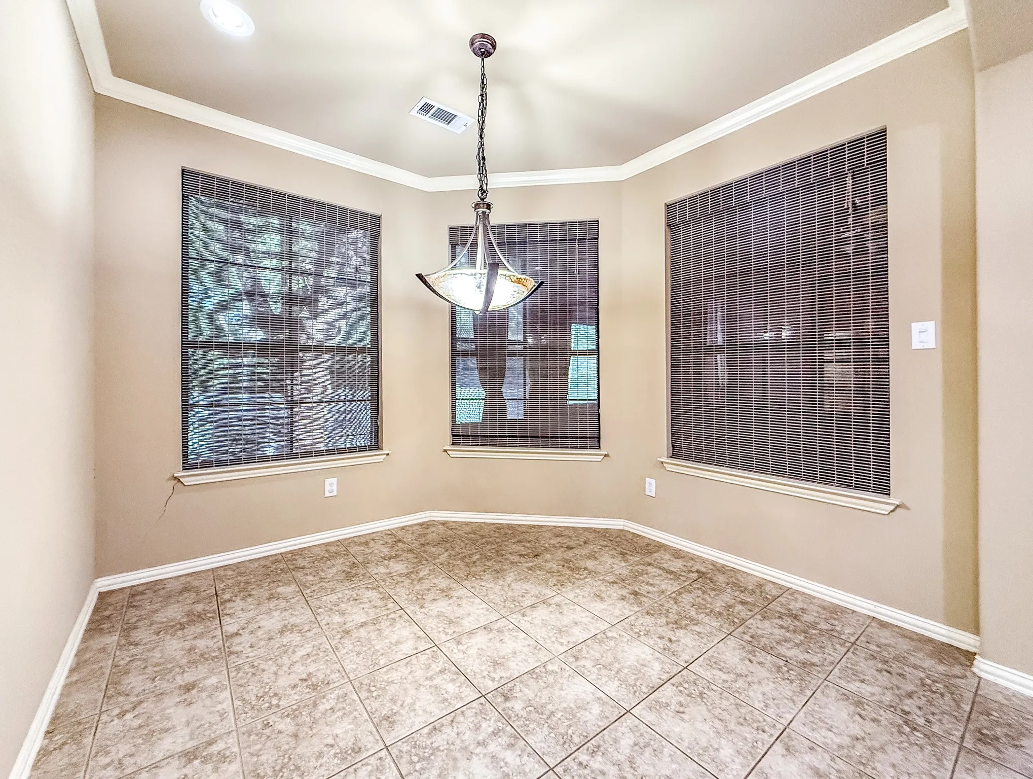 Single Family Residence For Sale in Denton County , 1528 Chestnut Drive, Savannah, Texas 76227, 4 Bedroom, 4 Bathroom, 2 Garage spaces, 3,761 Sqft, built in 2004, mls#21320587, Real Estate Agent in Savannah, Homes For Sale in Denton county, Homes For Sale in Savannah, Realtor in Savannah Texas, Real Estate Brokerage Independent Realty Texas, Luminita Cordes Realtor