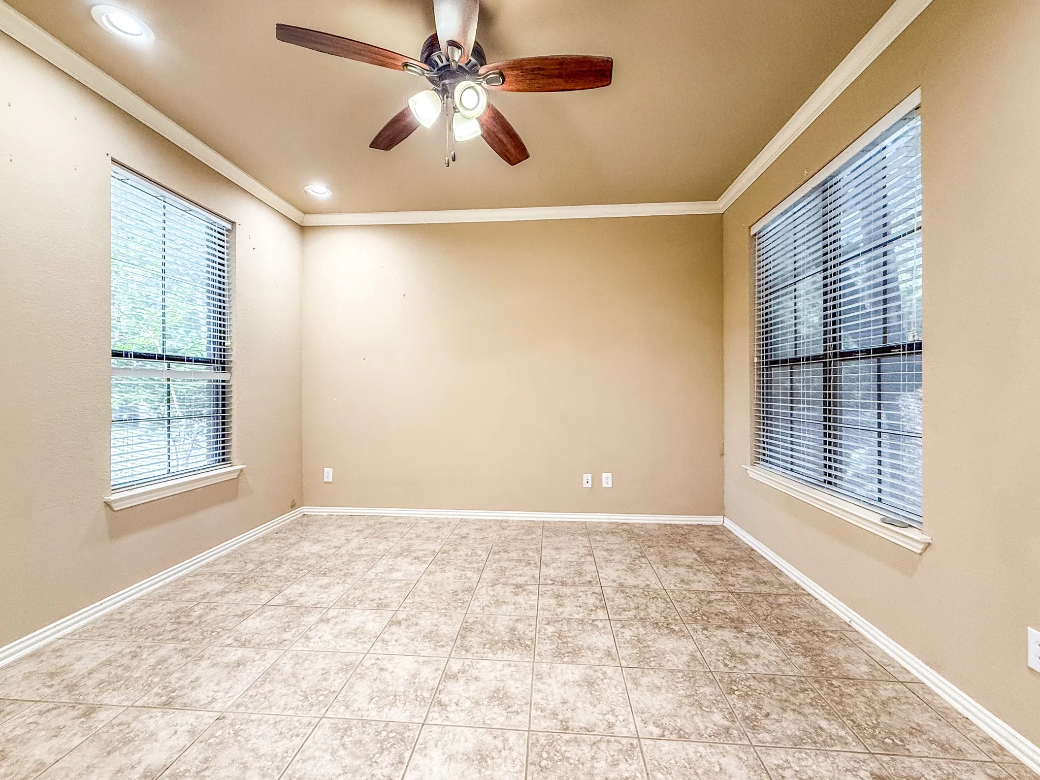 Single Family Residence For Sale in Denton County , 1528 Chestnut Drive, Savannah, Texas 76227, 4 Bedroom, 4 Bathroom, 2 Garage spaces, 3,761 Sqft, built in 2004, mls#21320587, Real Estate Agent in Savannah, Homes For Sale in Denton county, Homes For Sale in Savannah, Realtor in Savannah Texas, Real Estate Brokerage Independent Realty Texas, Luminita Cordes Realtor