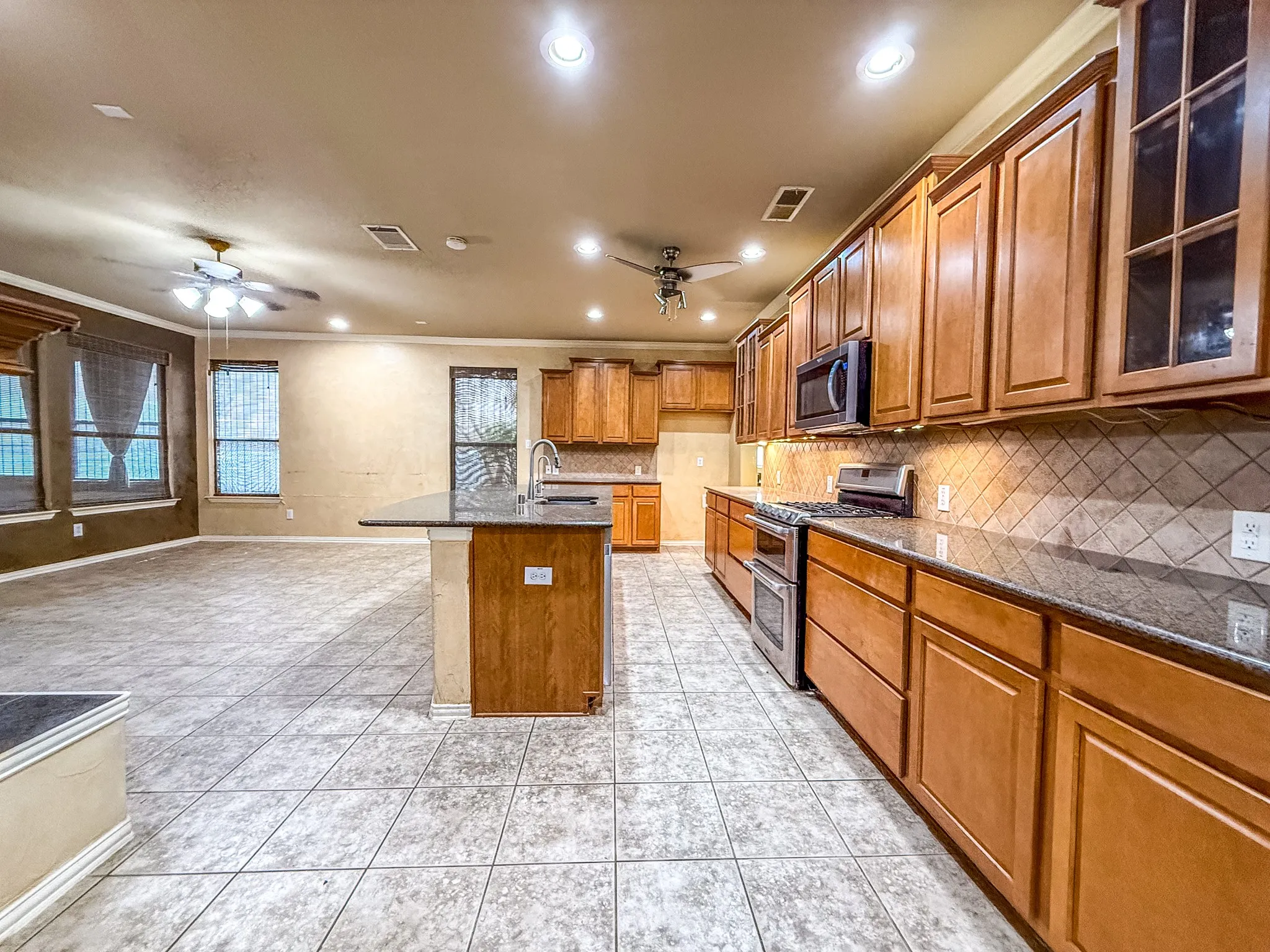 Single Family Residence For Sale in Denton County , 1528 Chestnut Drive, Savannah, Texas 76227, 4 Bedroom, 4 Bathroom, 2 Garage spaces, 3,761 Sqft, built in 2004, mls#21320587, Real Estate Agent in Savannah, Homes For Sale in Denton county, Homes For Sale in Savannah, Realtor in Savannah Texas, Real Estate Brokerage Independent Realty Texas, Luminita Cordes Realtor