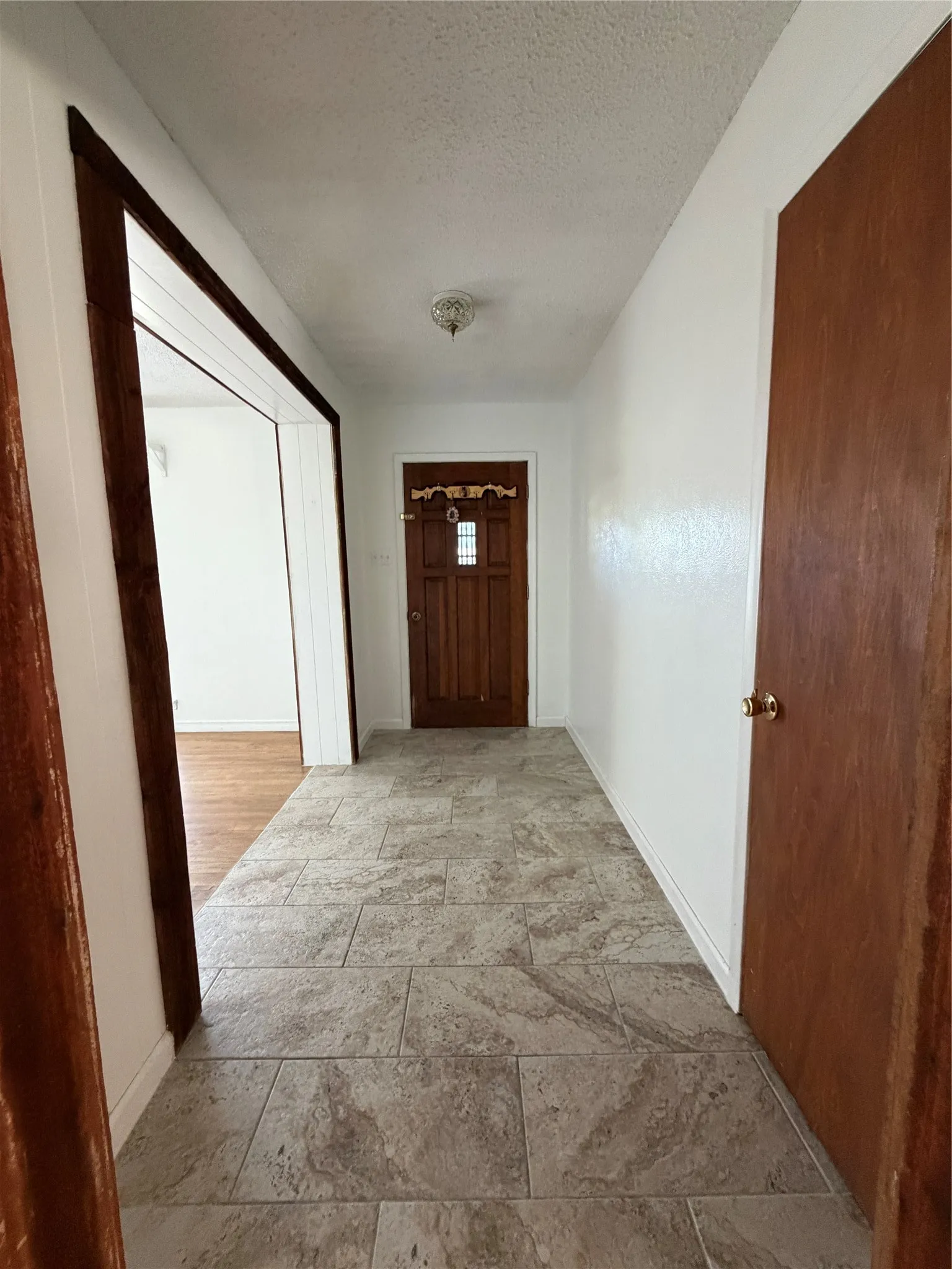 Single Family Residence For Rent in Hunt County , 2406 W Broadview Street, Greenville, Texas 75402, 4 Bedroom, 2 Bathroom, 2 Garage spaces, 1,750 Sqft, built in 1970, mls#21320611, Real Estate Agent in Greenville, Homes For Rent in Hunt county, Homes For Rent in Greenville, Realtor in Greenville Texas, Real Estate Brokerage Independent Realty Texas, Luminita Cordes Realtor
