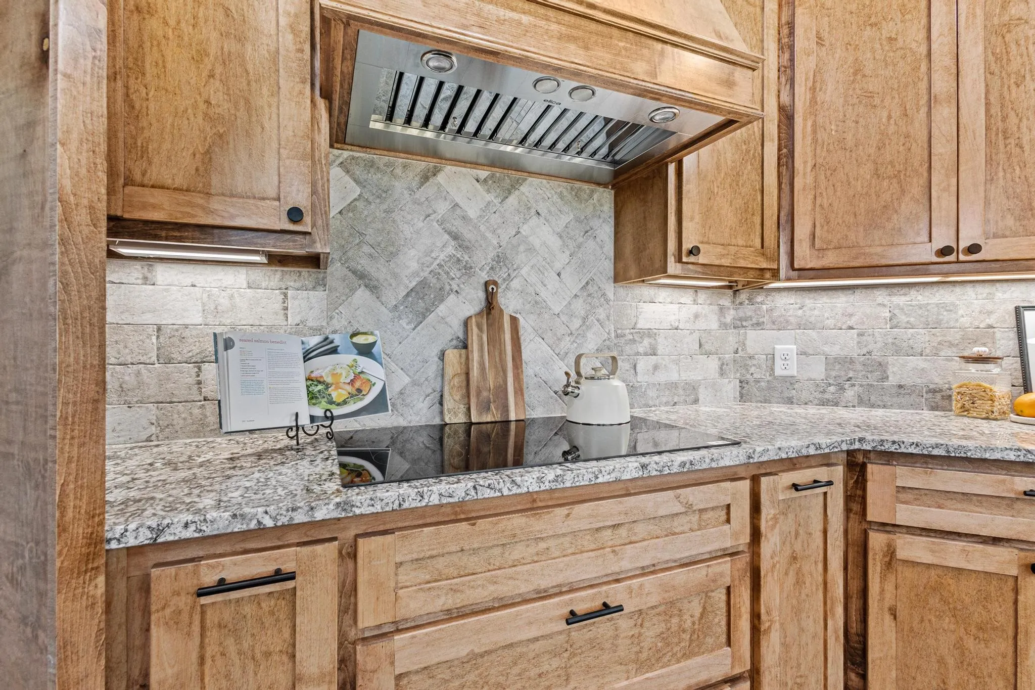 Single Family Residence For Sale in Grayson County , 512 Bandera Drive, Howe, Texas 75459, 4 Bedroom, 4 Bathroom, 2 Garage spaces, 2,845 Sqft, built in 2025, Price $599,900, mls#21320599, Real Estate Agent in Howe, Homes For Sale in Grayson county, Homes For Sale in Howe, Realtor in Howe Texas, Real Estate Brokerage Independent Realty Texas, Luminita Cordes Realtor