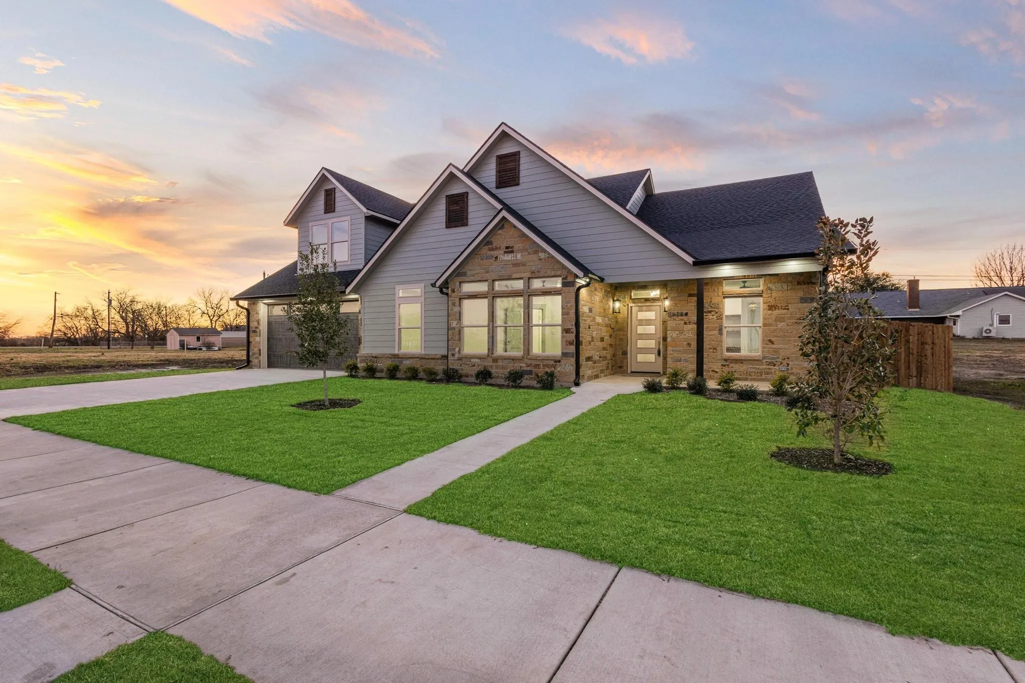 Single Family Residence For Sale in Grayson County , 512 Bandera Drive, Howe, Texas 75459, 4 Bedroom, 4 Bathroom, 2 Garage spaces, 2,845 Sqft, built in 2025, Price $599,900, mls#21320599, Real Estate Agent in Howe, Homes For Sale in Grayson county, Homes For Sale in Howe, Realtor in Howe Texas, Real Estate Brokerage Independent Realty Texas, Luminita Cordes Realtor