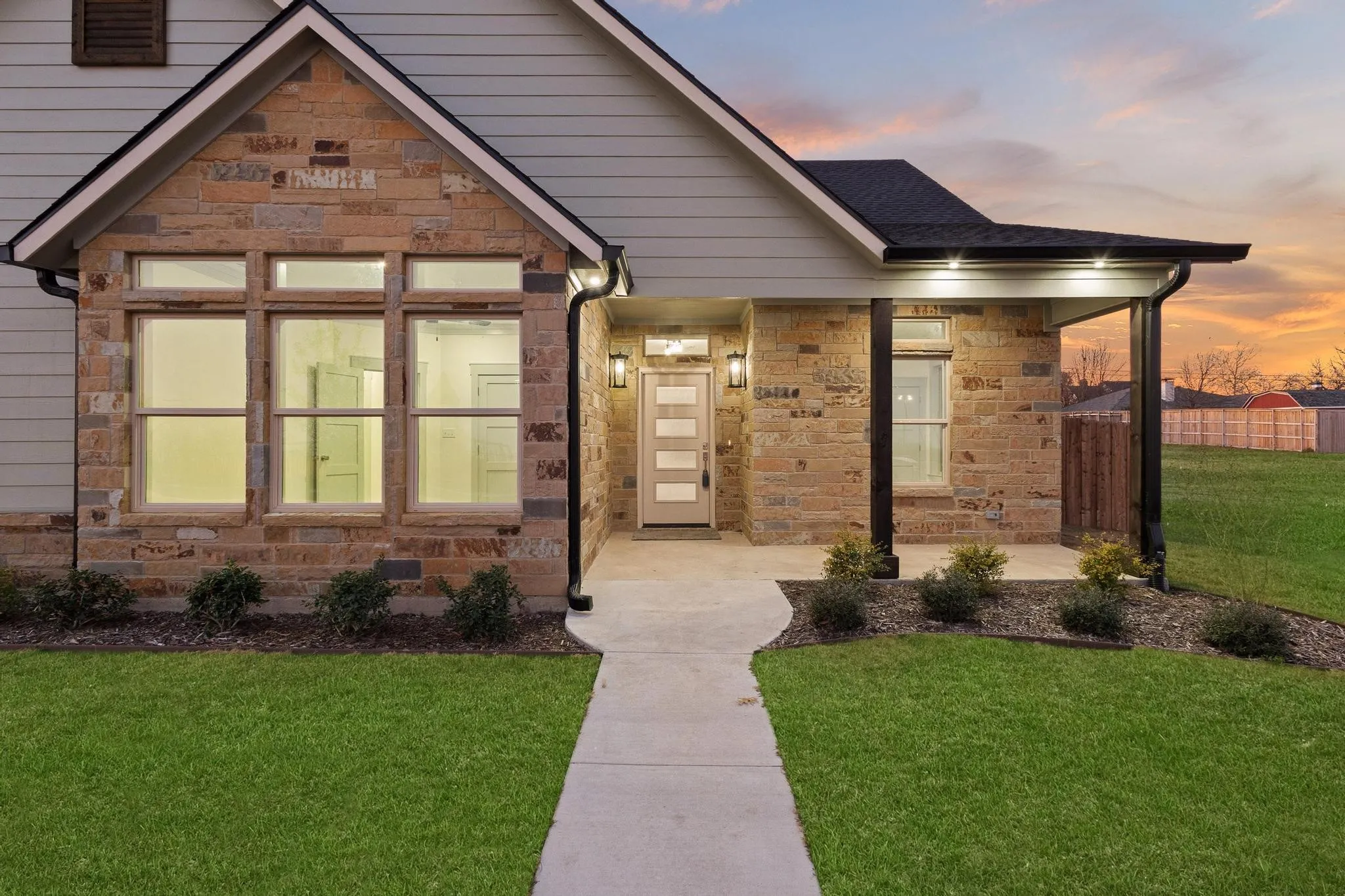 Single Family Residence For Sale in Grayson County , 512 Bandera Drive, Howe, Texas 75459, 4 Bedroom, 4 Bathroom, 2 Garage spaces, 2,845 Sqft, built in 2025, Price $599,900, mls#21320599, Real Estate Agent in Howe, Homes For Sale in Grayson county, Homes For Sale in Howe, Realtor in Howe Texas, Real Estate Brokerage Independent Realty Texas, Luminita Cordes Realtor