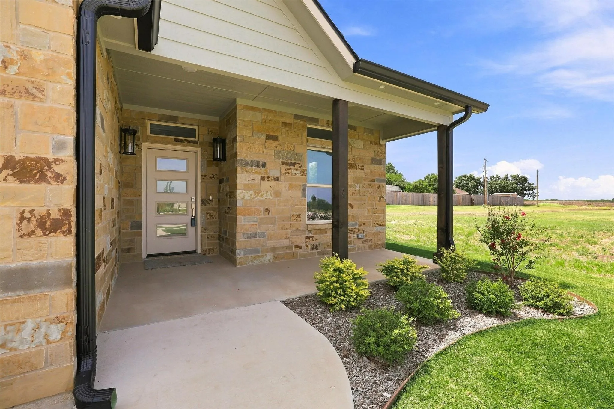 Single Family Residence For Sale in Grayson County , 512 Bandera Drive, Howe, Texas 75459, 4 Bedroom, 4 Bathroom, 2 Garage spaces, 2,845 Sqft, built in 2025, Price $599,900, mls#21320599, Real Estate Agent in Howe, Homes For Sale in Grayson county, Homes For Sale in Howe, Realtor in Howe Texas, Real Estate Brokerage Independent Realty Texas, Luminita Cordes Realtor