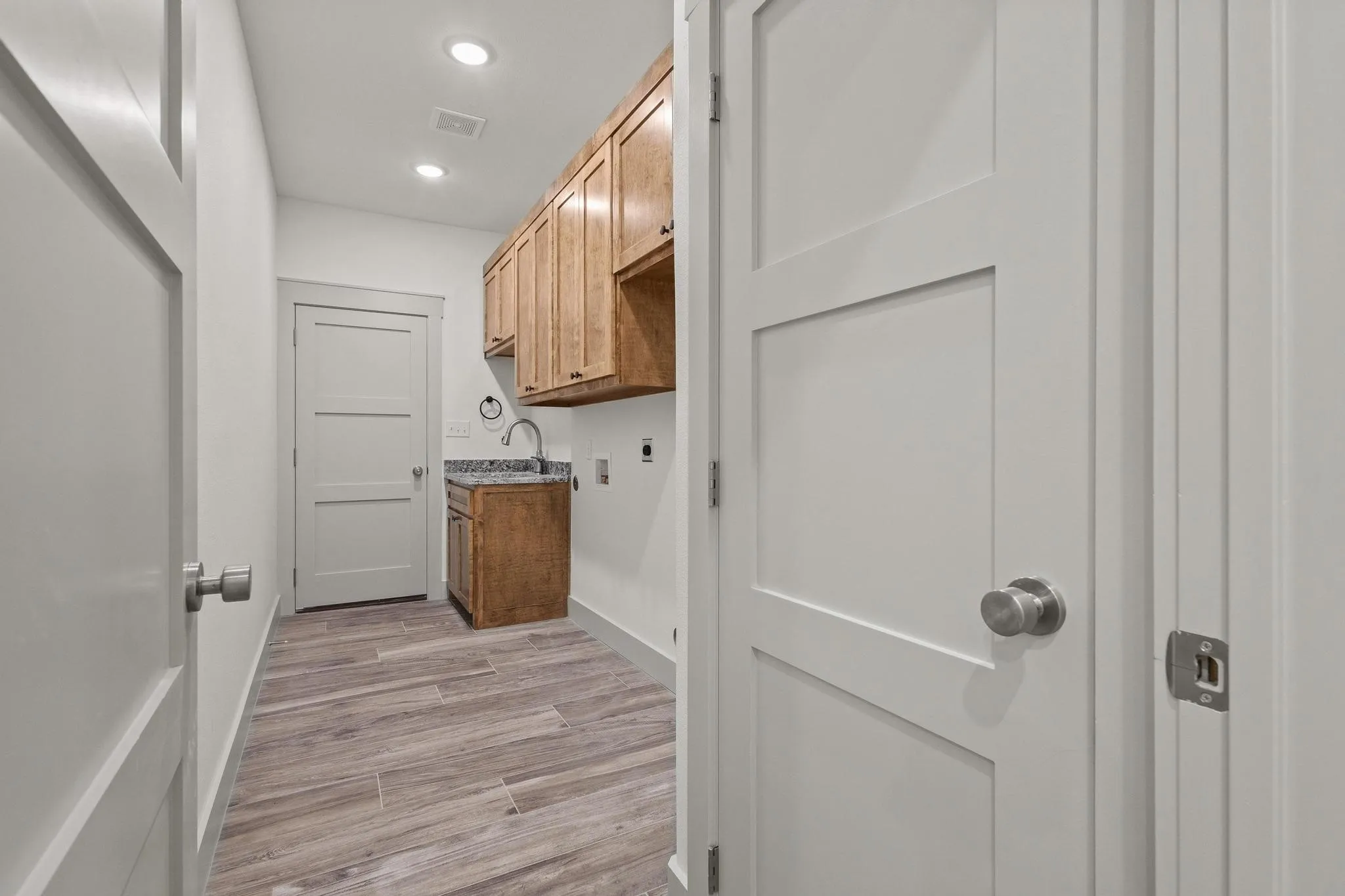 Single Family Residence For Sale in Grayson County , 512 Bandera Drive, Howe, Texas 75459, 4 Bedroom, 4 Bathroom, 2 Garage spaces, 2,845 Sqft, built in 2025, Price $599,900, mls#21320599, Real Estate Agent in Howe, Homes For Sale in Grayson county, Homes For Sale in Howe, Realtor in Howe Texas, Real Estate Brokerage Independent Realty Texas, Luminita Cordes Realtor