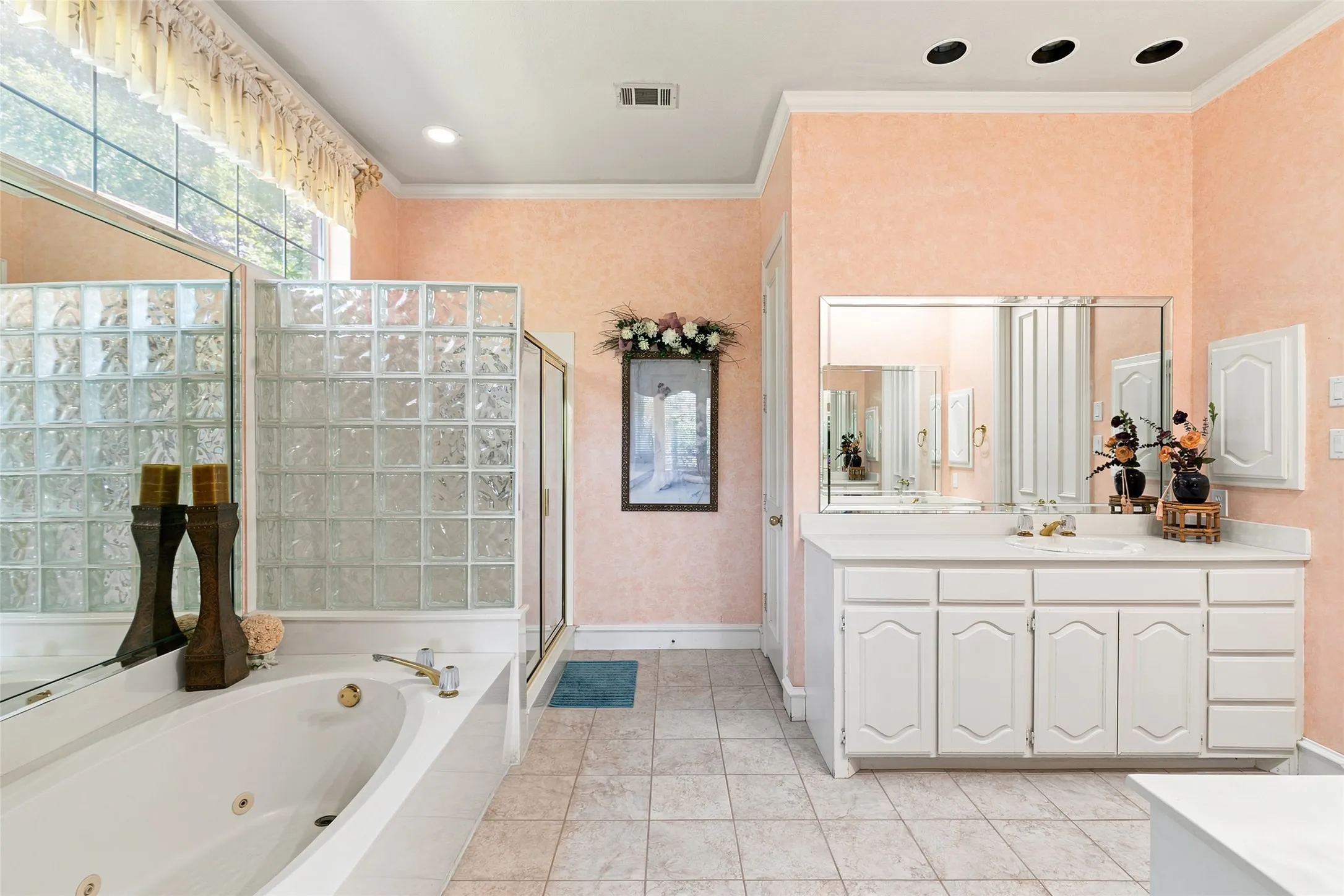 Single Family Residence For Sale in Denton County , 4633 E Shadow Ridge Drive, Frisco, Texas 75034, 4 Bedroom, 3 Bathroom, 3 Garage spaces, 3,263 Sqft, built in 1991, mls#21320612, Real Estate Agent in Frisco, Homes For Sale in Denton county, Homes For Sale in Frisco, Realtor in Frisco Texas, Real Estate Brokerage Independent Realty Texas, Luminita Cordes Realtor