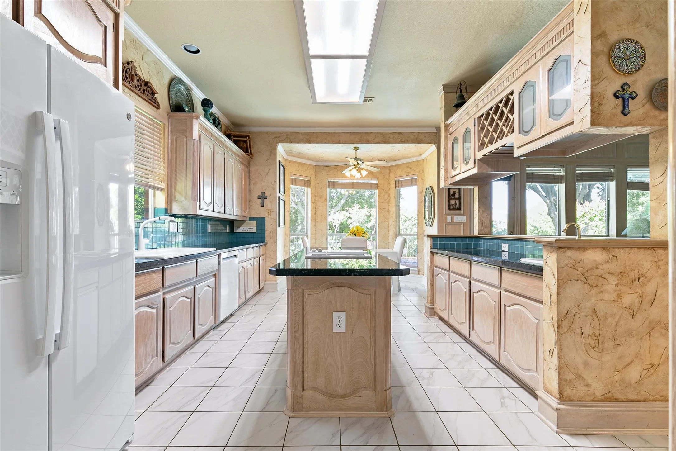 Single Family Residence For Sale in Denton County , 4633 E Shadow Ridge Drive, Frisco, Texas 75034, 4 Bedroom, 3 Bathroom, 3 Garage spaces, 3,263 Sqft, built in 1991, mls#21320612, Real Estate Agent in Frisco, Homes For Sale in Denton county, Homes For Sale in Frisco, Realtor in Frisco Texas, Real Estate Brokerage Independent Realty Texas, Luminita Cordes Realtor