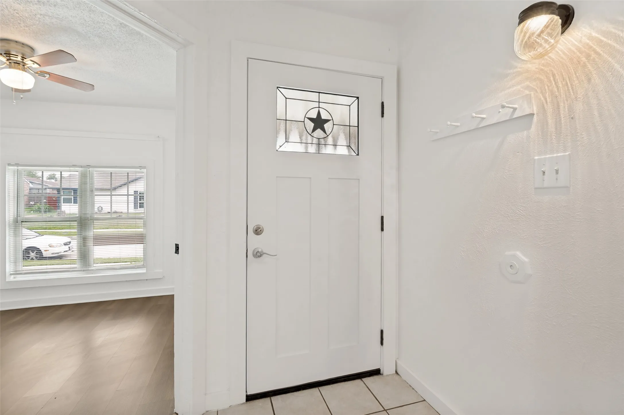 Single Family Residence For Sale in Denton County , 6028 Mcafee Drive, The Colony, Texas 75056, 3 Bedroom, 2 Bathroom, Garage spaces, 1,336 Sqft, built in 1982, mls#21320051, Real Estate Agent in The Colony, Homes For Sale in Denton county, Homes For Sale in The Colony, Realtor in The Colony Texas, Real Estate Brokerage Independent Realty Texas, Luminita Cordes Realtor