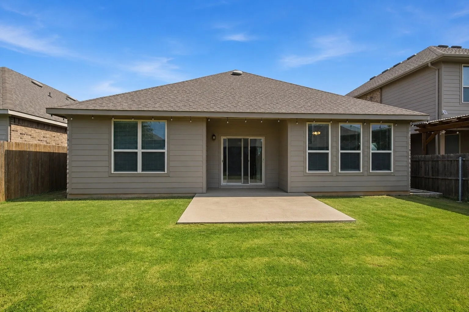 Single Family Residence For Rent in Tarrant County , 3728 Evergreen Ridge Road, Fort Worth, Texas 76244, 3 Bedroom, 2 Bathroom, 2 Garage spaces, 1,941 Sqft, built in 2018, mls#21317527, Real Estate Agent in Fort Worth, Homes For Rent in Tarrant county, Homes For Rent in Fort Worth, Realtor in Fort Worth Texas, Real Estate Brokerage Independent Realty Texas, Luminita Cordes Realtor