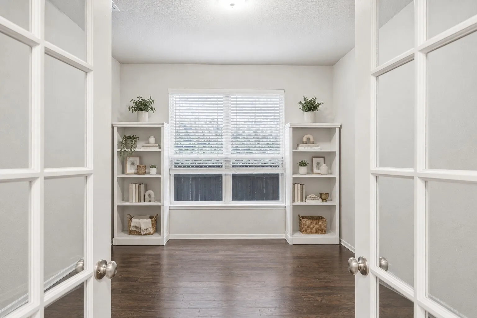 Single Family Residence For Rent in Tarrant County , 3728 Evergreen Ridge Road, Fort Worth, Texas 76244, 3 Bedroom, 2 Bathroom, 2 Garage spaces, 1,941 Sqft, built in 2018, mls#21317527, Real Estate Agent in Fort Worth, Homes For Rent in Tarrant county, Homes For Rent in Fort Worth, Realtor in Fort Worth Texas, Real Estate Brokerage Independent Realty Texas, Luminita Cordes Realtor