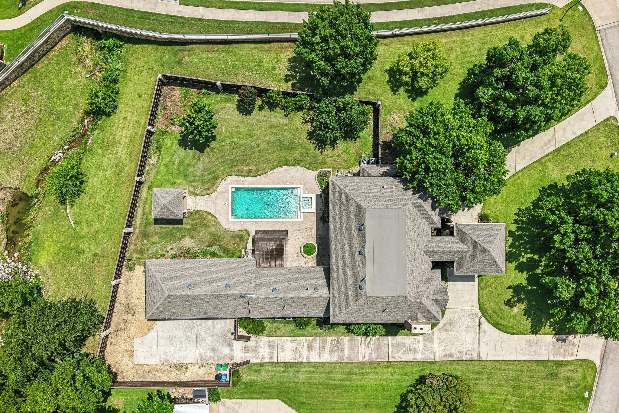 Single Family Residence For Sale in Denton County , 2237 High Country Drive, Carrollton, Texas 75007, 5 Bedroom, 4 Bathroom, 4 Garage spaces, 5,231 Sqft, built in 1991, mls#21315104, Real Estate Agent in Carrollton, Homes For Sale in Denton county, Homes For Sale in Carrollton, Realtor in Carrollton Texas, Real Estate Brokerage Independent Realty Texas, Luminita Cordes Realtor