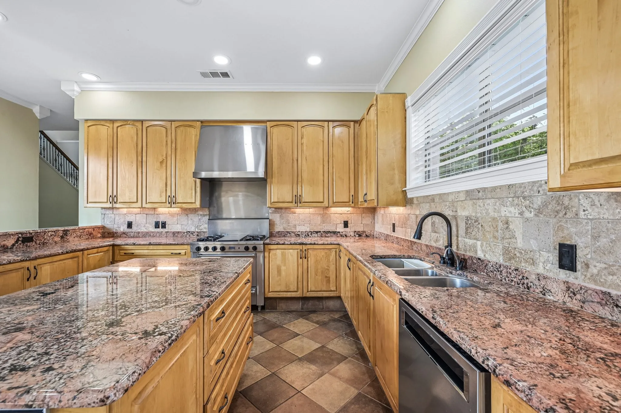Single Family Residence For Sale in Denton County , 2237 High Country Drive, Carrollton, Texas 75007, 5 Bedroom, 4 Bathroom, 4 Garage spaces, 5,231 Sqft, built in 1991, mls#21315104, Real Estate Agent in Carrollton, Homes For Sale in Denton county, Homes For Sale in Carrollton, Realtor in Carrollton Texas, Real Estate Brokerage Independent Realty Texas, Luminita Cordes Realtor