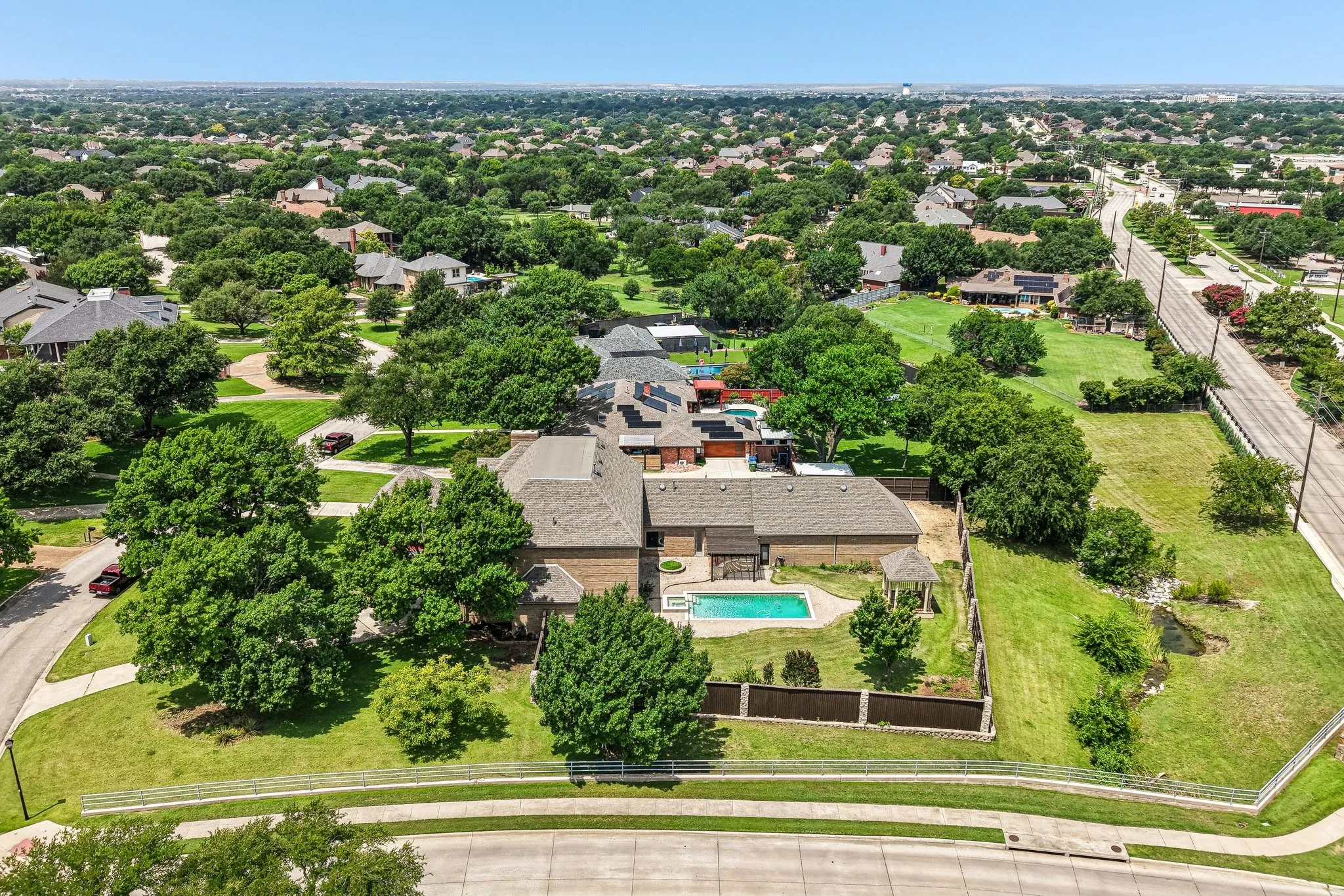 Single Family Residence For Sale in Denton County , 2237 High Country Drive, Carrollton, Texas 75007, 5 Bedroom, 4 Bathroom, 4 Garage spaces, 5,231 Sqft, built in 1991, mls#21315104, Real Estate Agent in Carrollton, Homes For Sale in Denton county, Homes For Sale in Carrollton, Realtor in Carrollton Texas, Real Estate Brokerage Independent Realty Texas, Luminita Cordes Realtor