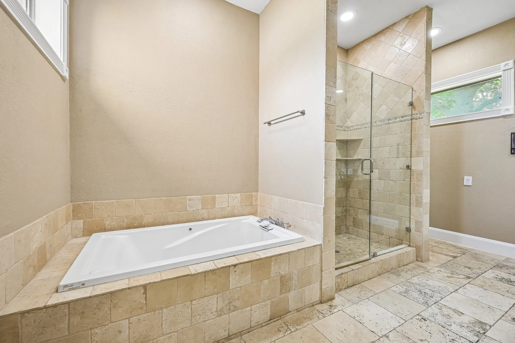 Single Family Residence For Sale in Denton County , 2237 High Country Drive, Carrollton, Texas 75007, 5 Bedroom, 4 Bathroom, 4 Garage spaces, 5,231 Sqft, built in 1991, mls#21315104, Real Estate Agent in Carrollton, Homes For Sale in Denton county, Homes For Sale in Carrollton, Realtor in Carrollton Texas, Real Estate Brokerage Independent Realty Texas, Luminita Cordes Realtor