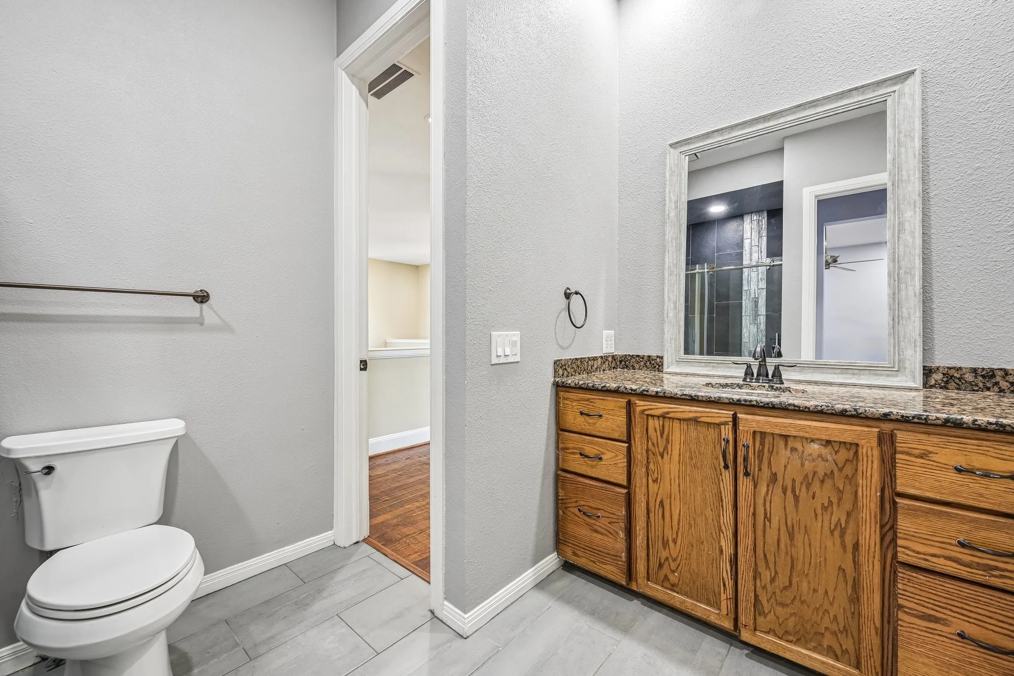 Single Family Residence For Sale in Denton County , 2237 High Country Drive, Carrollton, Texas 75007, 5 Bedroom, 4 Bathroom, 4 Garage spaces, 5,231 Sqft, built in 1991, mls#21315104, Real Estate Agent in Carrollton, Homes For Sale in Denton county, Homes For Sale in Carrollton, Realtor in Carrollton Texas, Real Estate Brokerage Independent Realty Texas, Luminita Cordes Realtor