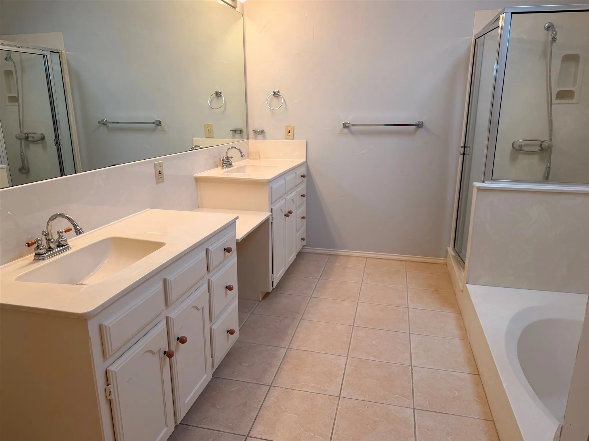 Single Family Residence For Rent in Collin County , 1712 Colonial Court, Prosper, Texas 75078, 3 Bedroom, 2 Bathroom, 2 Garage spaces, 1,664 Sqft, built in 1987, mls#21319530, Real Estate Agent in Prosper, Homes For Rent in Collin county, Homes For Rent in Prosper, Realtor in Prosper Texas, Real Estate Brokerage Independent Realty Texas, Luminita Cordes Realtor