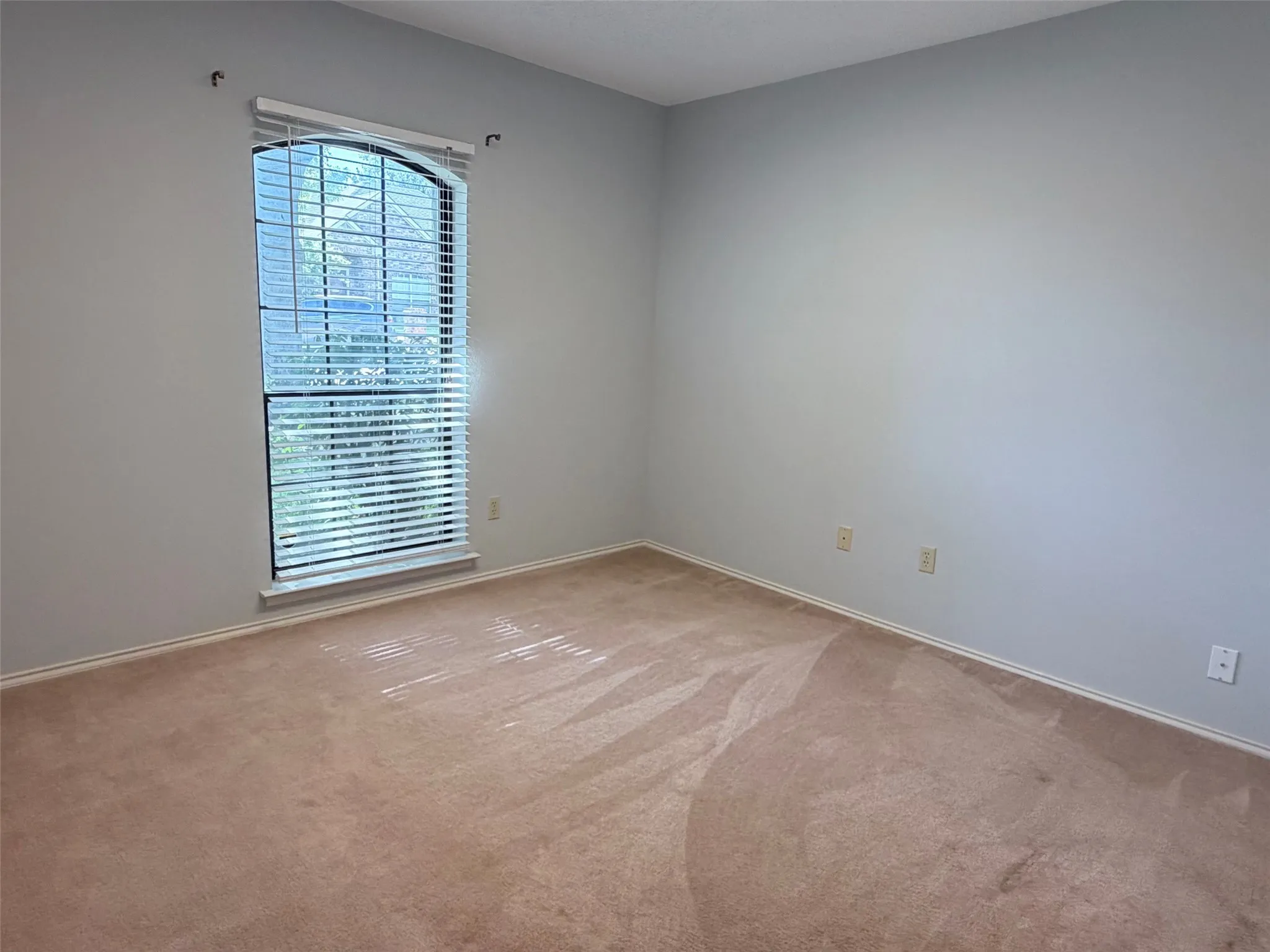 Single Family Residence For Rent in Collin County , 1712 Colonial Court, Prosper, Texas 75078, 3 Bedroom, 2 Bathroom, 2 Garage spaces, 1,664 Sqft, built in 1987, mls#21319530, Real Estate Agent in Prosper, Homes For Rent in Collin county, Homes For Rent in Prosper, Realtor in Prosper Texas, Real Estate Brokerage Independent Realty Texas, Luminita Cordes Realtor