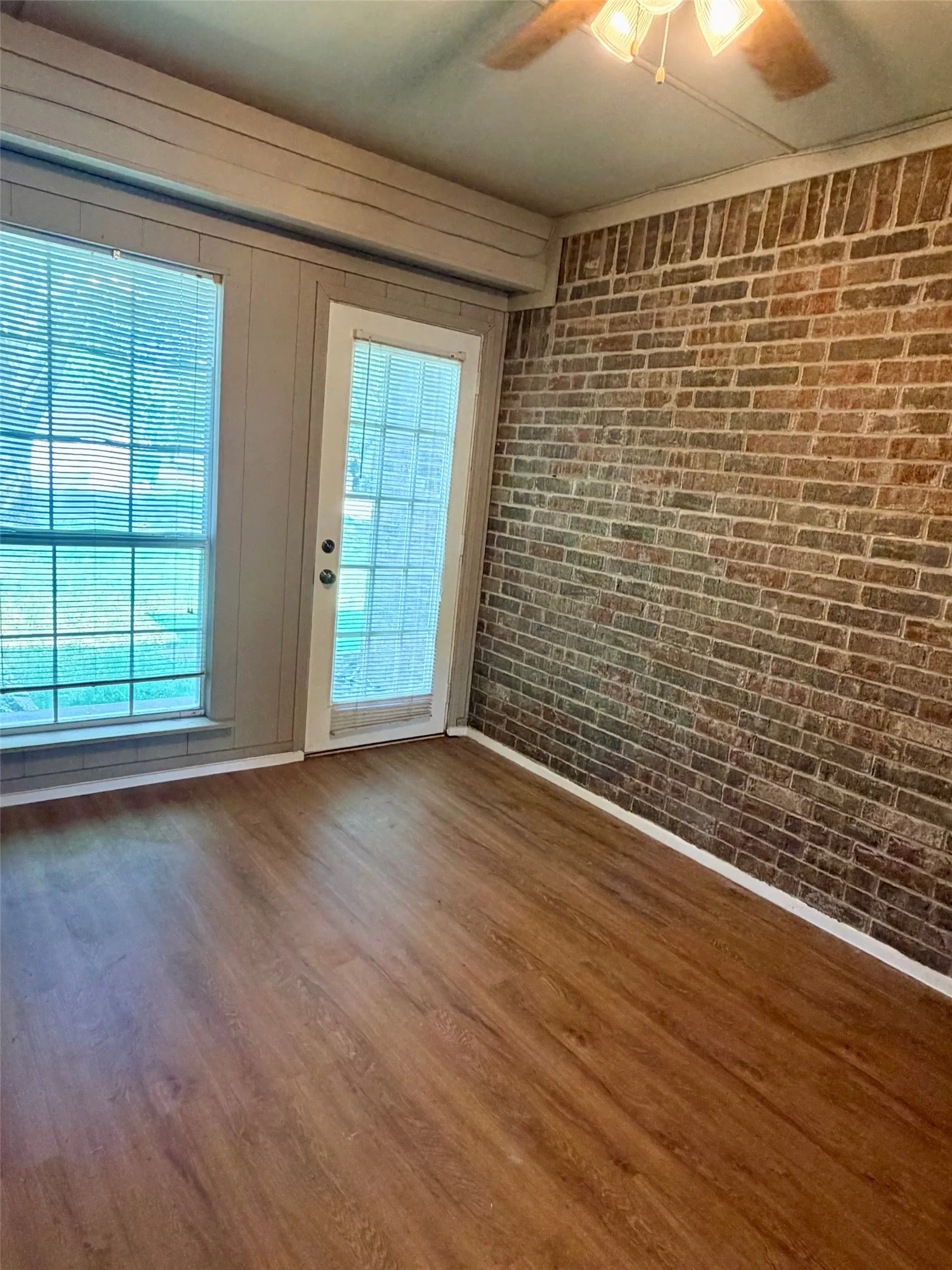 Single Family Residence For Rent in Collin County , 1712 Colonial Court, Prosper, Texas 75078, 3 Bedroom, 2 Bathroom, 2 Garage spaces, 1,664 Sqft, built in 1987, mls#21319530, Real Estate Agent in Prosper, Homes For Rent in Collin county, Homes For Rent in Prosper, Realtor in Prosper Texas, Real Estate Brokerage Independent Realty Texas, Luminita Cordes Realtor