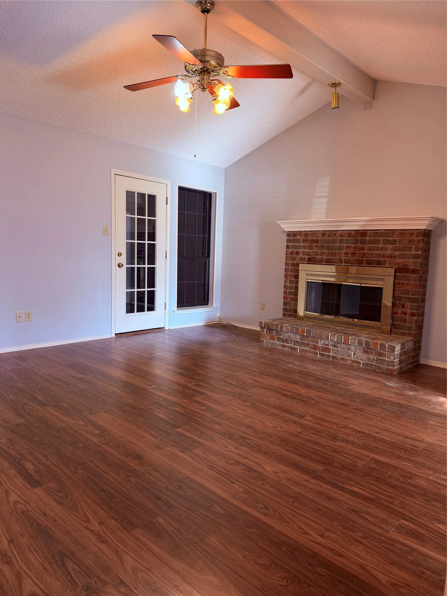 Single Family Residence For Rent in Collin County , 1712 Colonial Court, Prosper, Texas 75078, 3 Bedroom, 2 Bathroom, 2 Garage spaces, 1,664 Sqft, built in 1987, mls#21319530, Real Estate Agent in Prosper, Homes For Rent in Collin county, Homes For Rent in Prosper, Realtor in Prosper Texas, Real Estate Brokerage Independent Realty Texas, Luminita Cordes Realtor