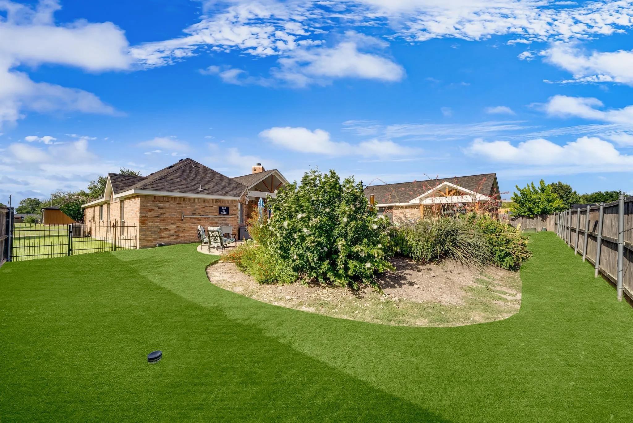 Single Family Residence For Sale in Rockwall County , 107 Lemley Drive, Heath, Texas 75032, 4 Bedroom, 3 Bathroom, 2 Garage spaces, 2,428 Sqft, built in 2001, mls#21320622, Real Estate Agent in Heath, Homes For Sale in Rockwall county, Homes For Sale in Heath, Realtor in Heath Texas, Real Estate Brokerage Independent Realty Texas, Luminita Cordes Realtor