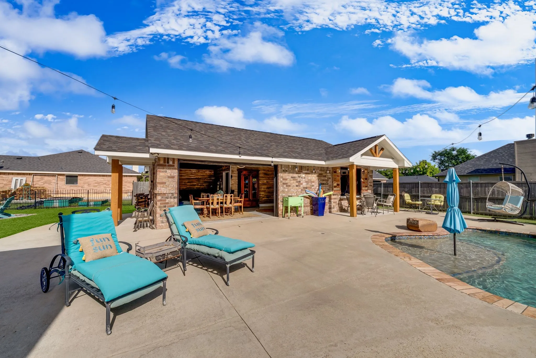 Single Family Residence For Sale in Rockwall County , 107 Lemley Drive, Heath, Texas 75032, 4 Bedroom, 3 Bathroom, 2 Garage spaces, 2,428 Sqft, built in 2001, mls#21320622, Real Estate Agent in Heath, Homes For Sale in Rockwall county, Homes For Sale in Heath, Realtor in Heath Texas, Real Estate Brokerage Independent Realty Texas, Luminita Cordes Realtor