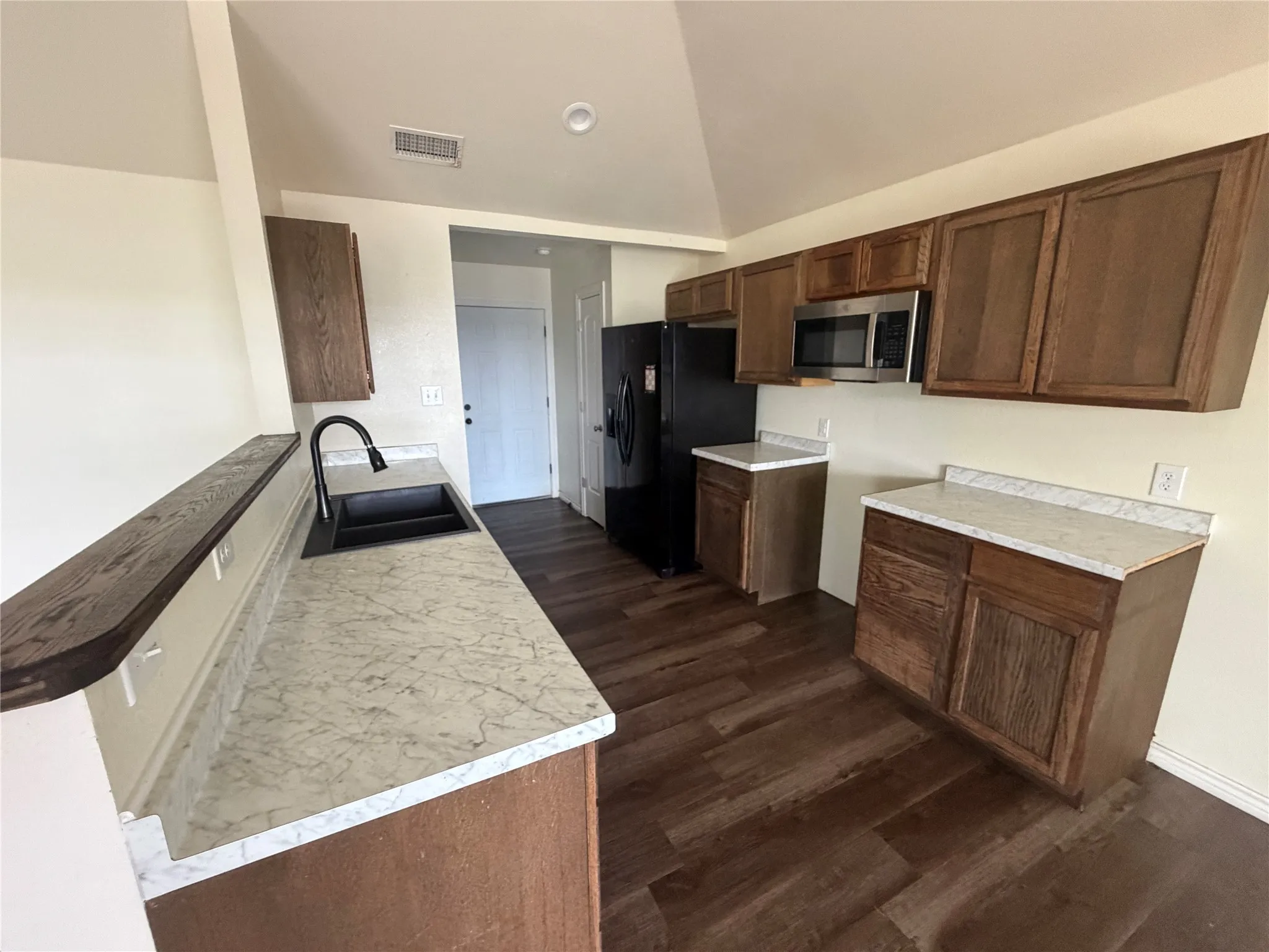 Single Family Residence For Rent in Taylor County , 702 Chanticleers Lane, Abilene, Texas 79602, 3 Bedrooms, 2 Bathrooms, 2 Garage spaces, 1,611 Sqft, built in 2020, Price $2,300, mls#21320640, Real Estate Agent in Abilene, Homes For Rent in Taylor county, Homes For Rent in Abilene, Realtor in Abilene Texas, Real Estate Brokerage Independent Realty Texas, Luminita Cordes Realtor