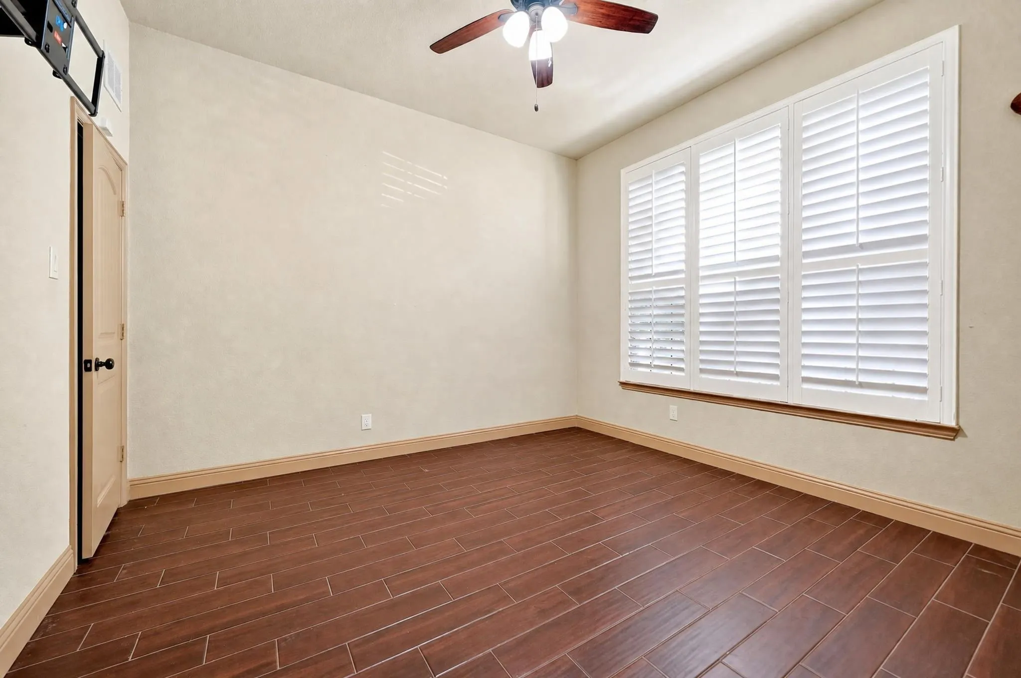 Single Family Residence For Sale in Rockwall County , 202 Buffington Avenue, Fate, Texas 75189, 4 Bedroom, 5 Bathroom, 2 Garage spaces, 3,250 Sqft, built in 2013, mls#21303119, Real Estate Agent in Fate, Homes For Sale in Rockwall county, Homes For Sale in Fate, Realtor in Fate Texas, Real Estate Brokerage Independent Realty Texas, Luminita Cordes Realtor