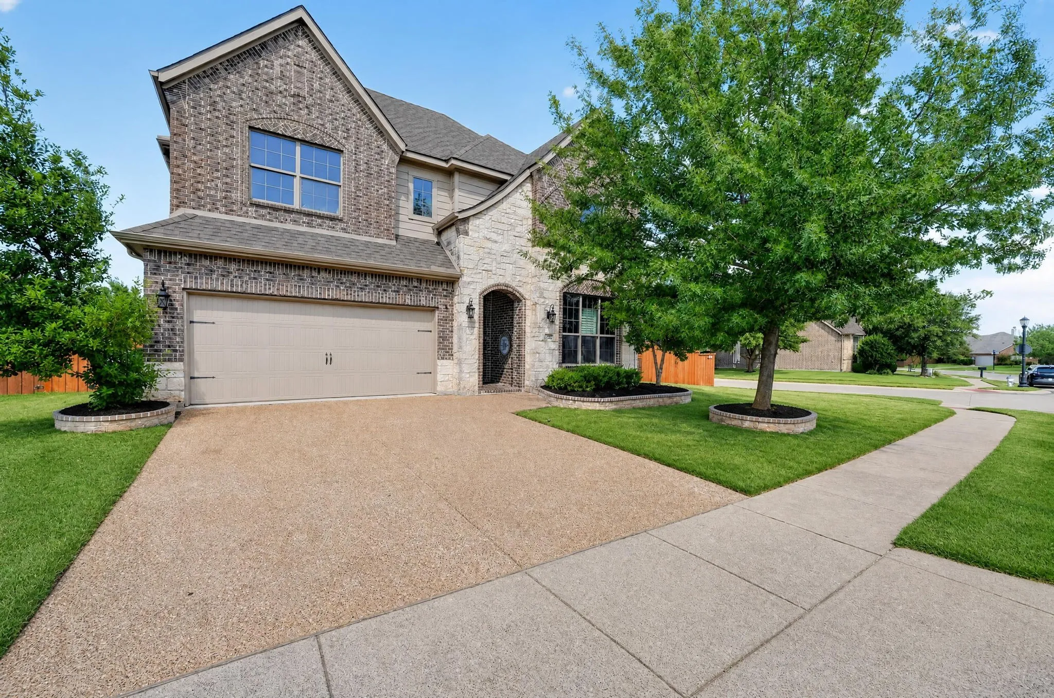 Single Family Residence For Sale in Rockwall County , 202 Buffington Avenue, Fate, Texas 75189, 4 Bedroom, 5 Bathroom, 2 Garage spaces, 3,250 Sqft, built in 2013, mls#21303119, Real Estate Agent in Fate, Homes For Sale in Rockwall county, Homes For Sale in Fate, Realtor in Fate Texas, Real Estate Brokerage Independent Realty Texas, Luminita Cordes Realtor
