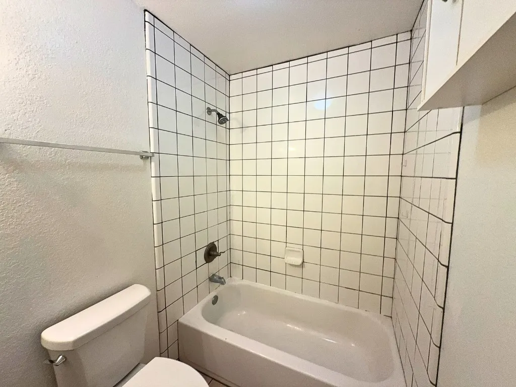 Apartment For Rent in Collin County , 809 W Walnut Street B2, Celina, Texas 75009, 2 Bedroom, 2 Bathroom, Garage spaces, 887 Sqft, built in 1985, mls#21320661, Real Estate Agent in Celina, Homes For Rent in Collin county, Homes For Rent in Celina, Realtor in Celina Texas, Real Estate Brokerage Independent Realty Texas, Luminita Cordes Realtor