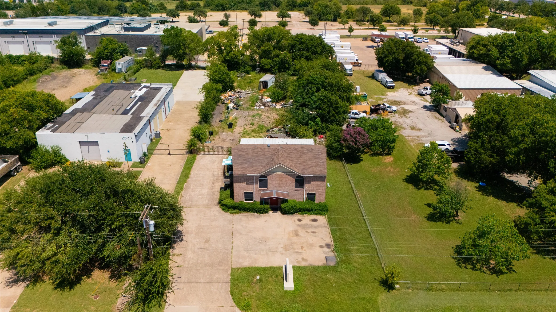 Office For Sale in Dallas County , 2526 Hullette Avenue, Lancaster, Texas 75134, 0, 0, Garage spaces, 4,400 Sqft, built in 2003, mls#21320429, Real Estate Agent in Lancaster, Homes For Sale in Dallas county, Homes For Sale in Lancaster, Realtor in Lancaster Texas, Real Estate Brokerage Independent Realty Texas, Luminita Cordes Realtor