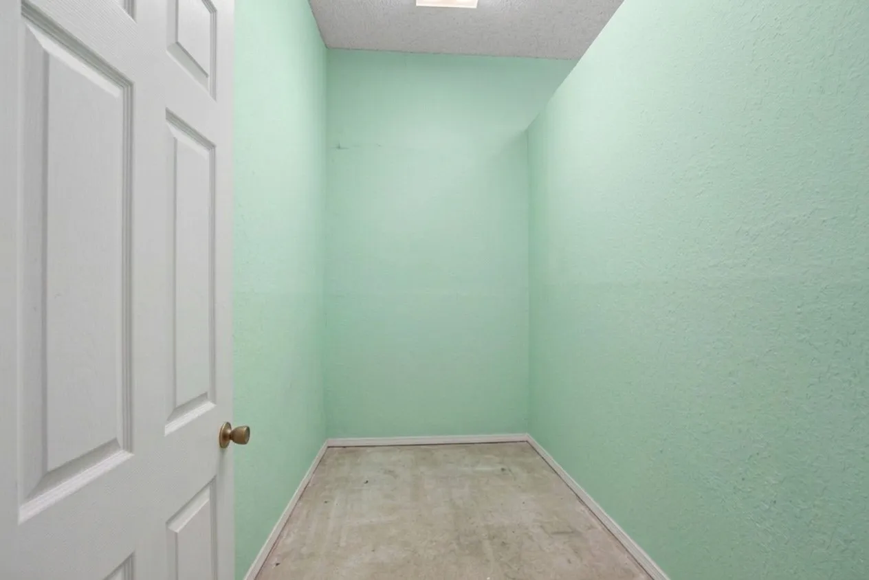 Office For Sale in Dallas County , 2526 Hullette Avenue, Lancaster, Texas 75134, 0, 0, Garage spaces, 4,400 Sqft, built in 2003, mls#21320429, Real Estate Agent in Lancaster, Homes For Sale in Dallas county, Homes For Sale in Lancaster, Realtor in Lancaster Texas, Real Estate Brokerage Independent Realty Texas, Luminita Cordes Realtor