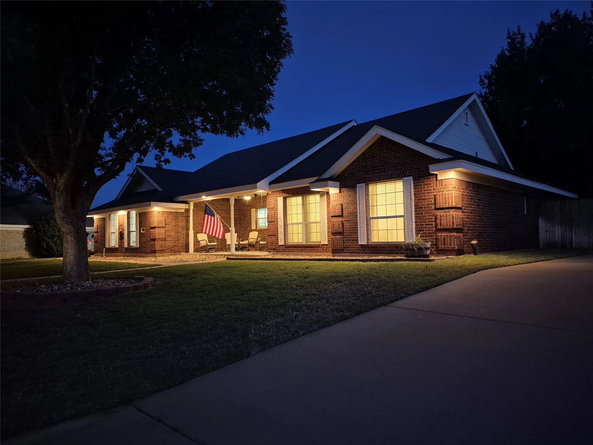 Single Family Residence For Rent in Taylor County , 5001 Crystal Creek, Abilene, Texas 79606, 4 Bedroom, 2 Bathroom, 2 Garage spaces, 2,048 Sqft, built in 2004, mls#21320663, Real Estate Agent in Abilene, Homes For Rent in Taylor county, Homes For Rent in Abilene, Realtor in Abilene Texas, Real Estate Brokerage Independent Realty Texas, Luminita Cordes Realtor