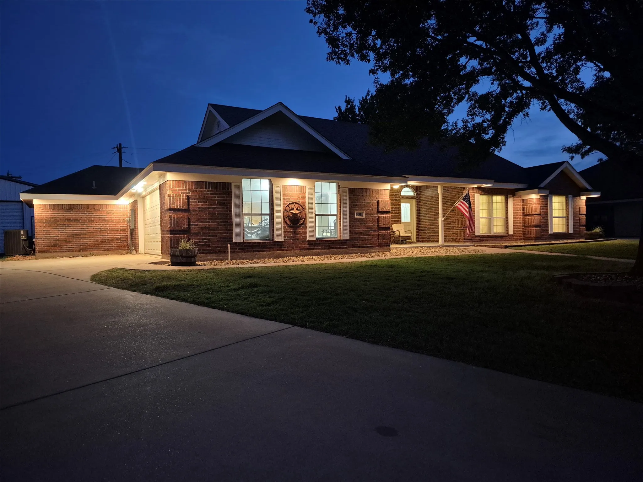 Single Family Residence For Rent in Taylor County , 5001 Crystal Creek, Abilene, Texas 79606, 4 Bedroom, 2 Bathroom, 2 Garage spaces, 2,048 Sqft, built in 2004, mls#21320663, Real Estate Agent in Abilene, Homes For Rent in Taylor county, Homes For Rent in Abilene, Realtor in Abilene Texas, Real Estate Brokerage Independent Realty Texas, Luminita Cordes Realtor