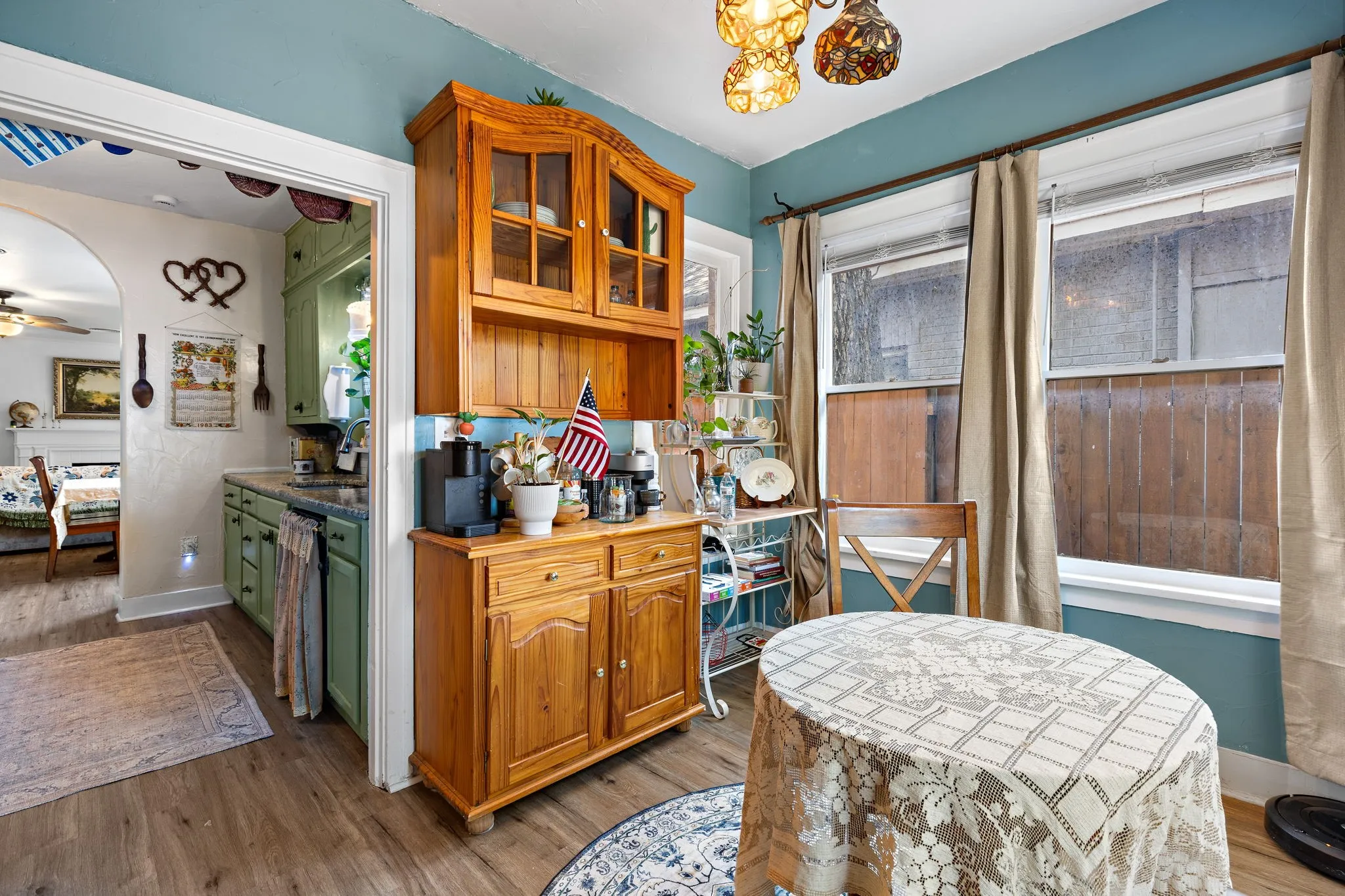 From kitchen to dining