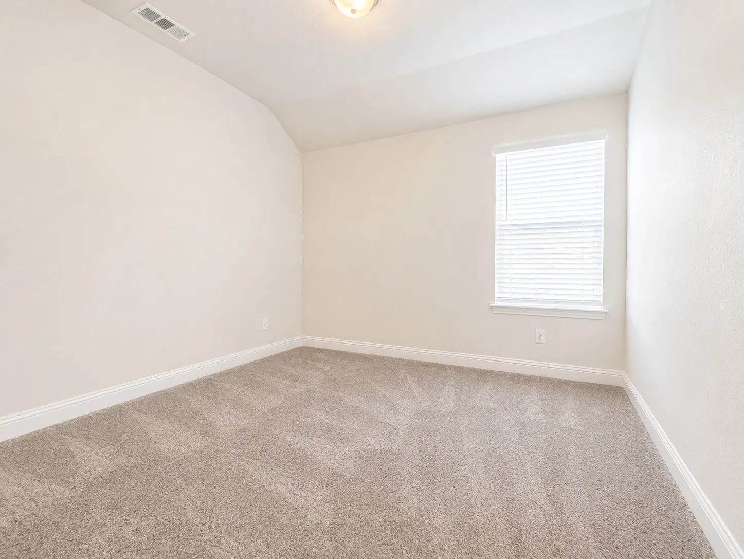 Single Family Residence For Rent in Collin County , 1212 Castiglione Lane, Anna, Texas 75409, 4 Bedroom, 2 Bathroom, 2 Garage spaces, 1,986 Sqft, built in 2024, mls#21320669, Real Estate Agent in Anna, Homes For Rent in Collin county, Homes For Rent in Anna, Realtor in Anna Texas, Real Estate Brokerage Independent Realty Texas, Luminita Cordes Realtor