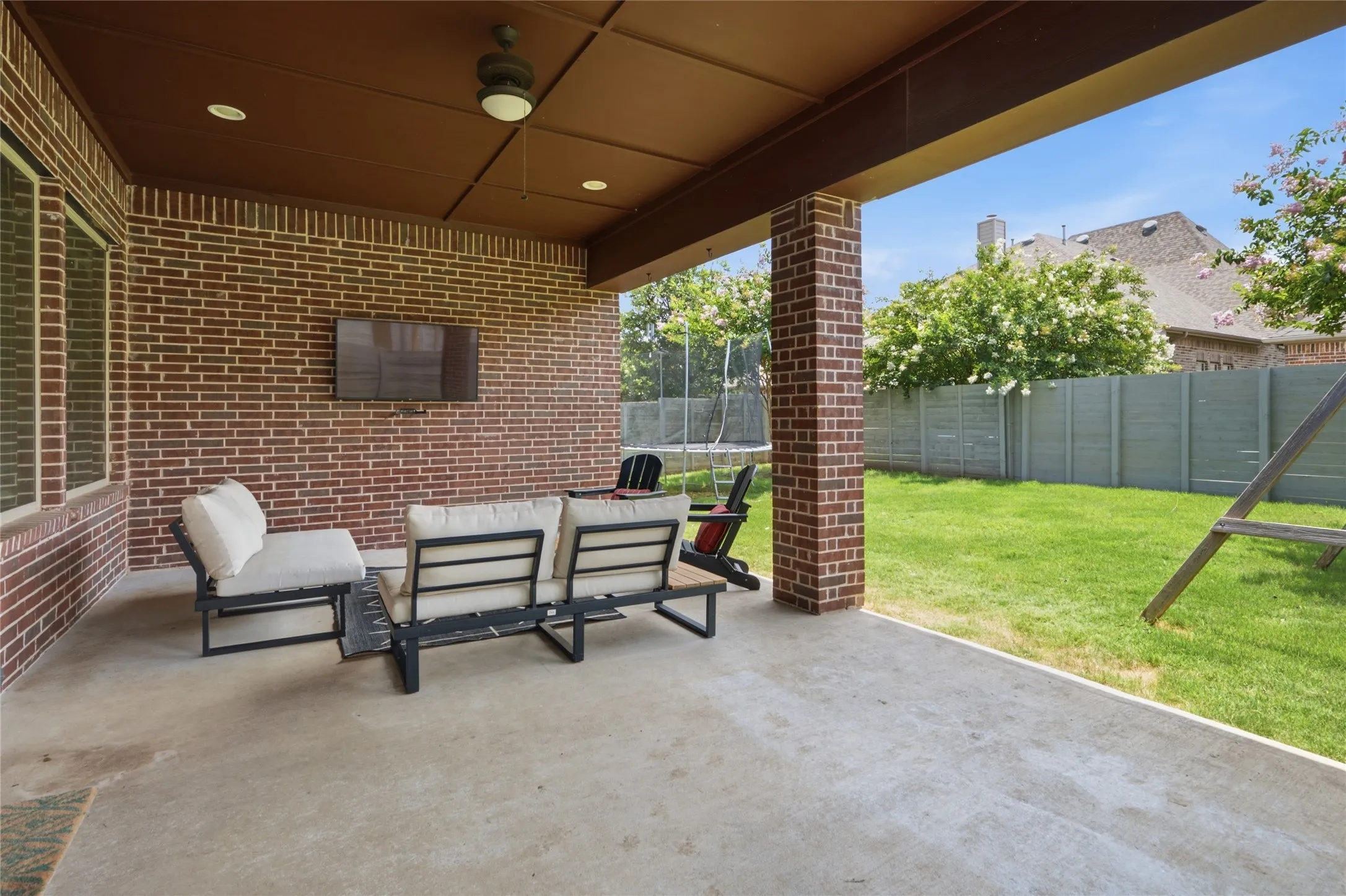 Single Family Residence For Sale in Denton County , 1509 11th Street, Argyle, Texas 76226, 3 Bedroom, 2 Bathroom, 2 Garage spaces, 2,093 Sqft, built in 2018, mls#21319143, Real Estate Agent in Argyle, Homes For Sale in Denton county, Homes For Sale in Argyle, Realtor in Argyle Texas, Real Estate Brokerage Independent Realty Texas, Luminita Cordes Realtor