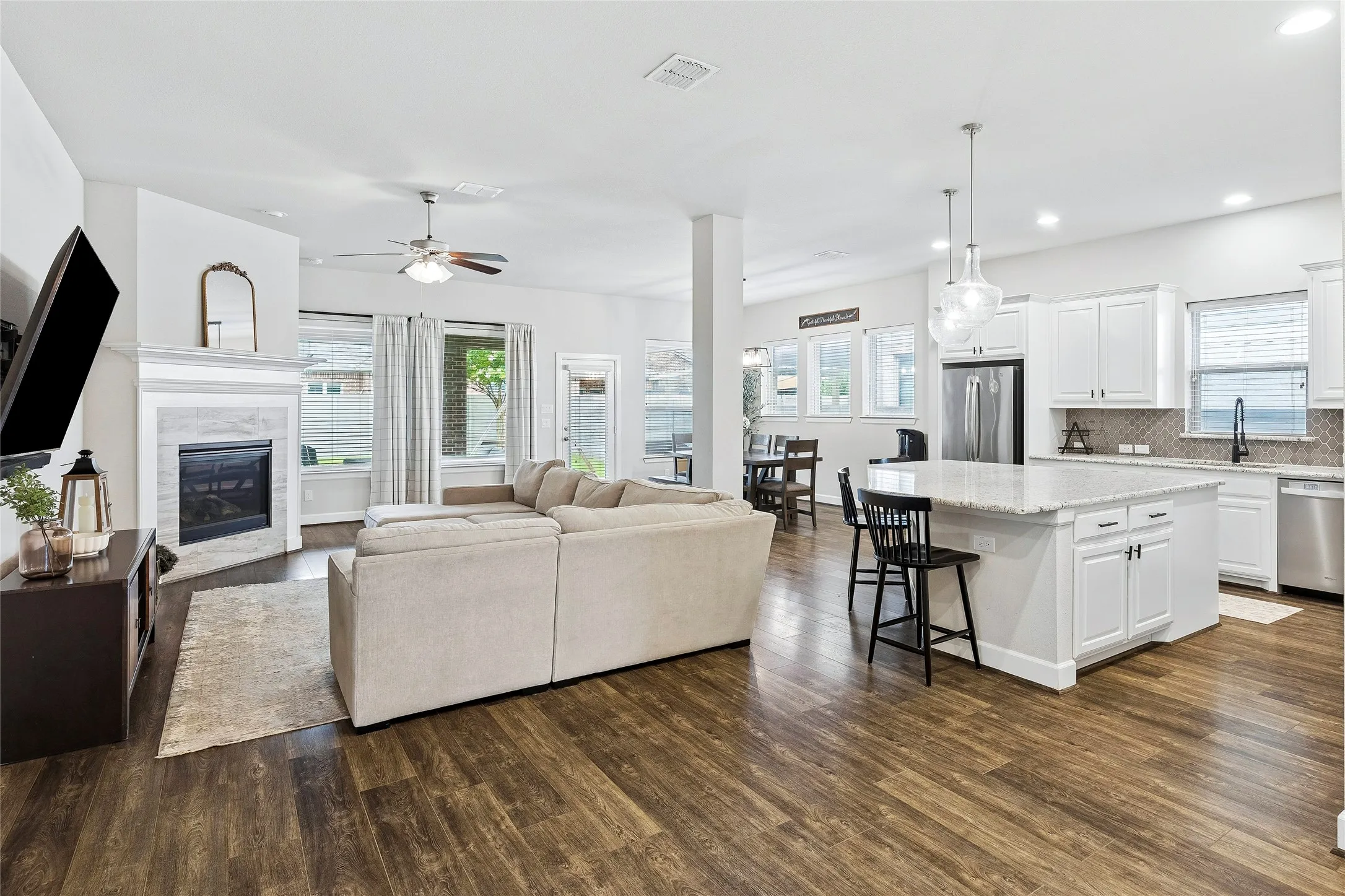 Single Family Residence For Sale in Denton County , 1509 11th Street, Argyle, Texas 76226, 3 Bedroom, 2 Bathroom, 2 Garage spaces, 2,093 Sqft, built in 2018, mls#21319143, Real Estate Agent in Argyle, Homes For Sale in Denton county, Homes For Sale in Argyle, Realtor in Argyle Texas, Real Estate Brokerage Independent Realty Texas, Luminita Cordes Realtor