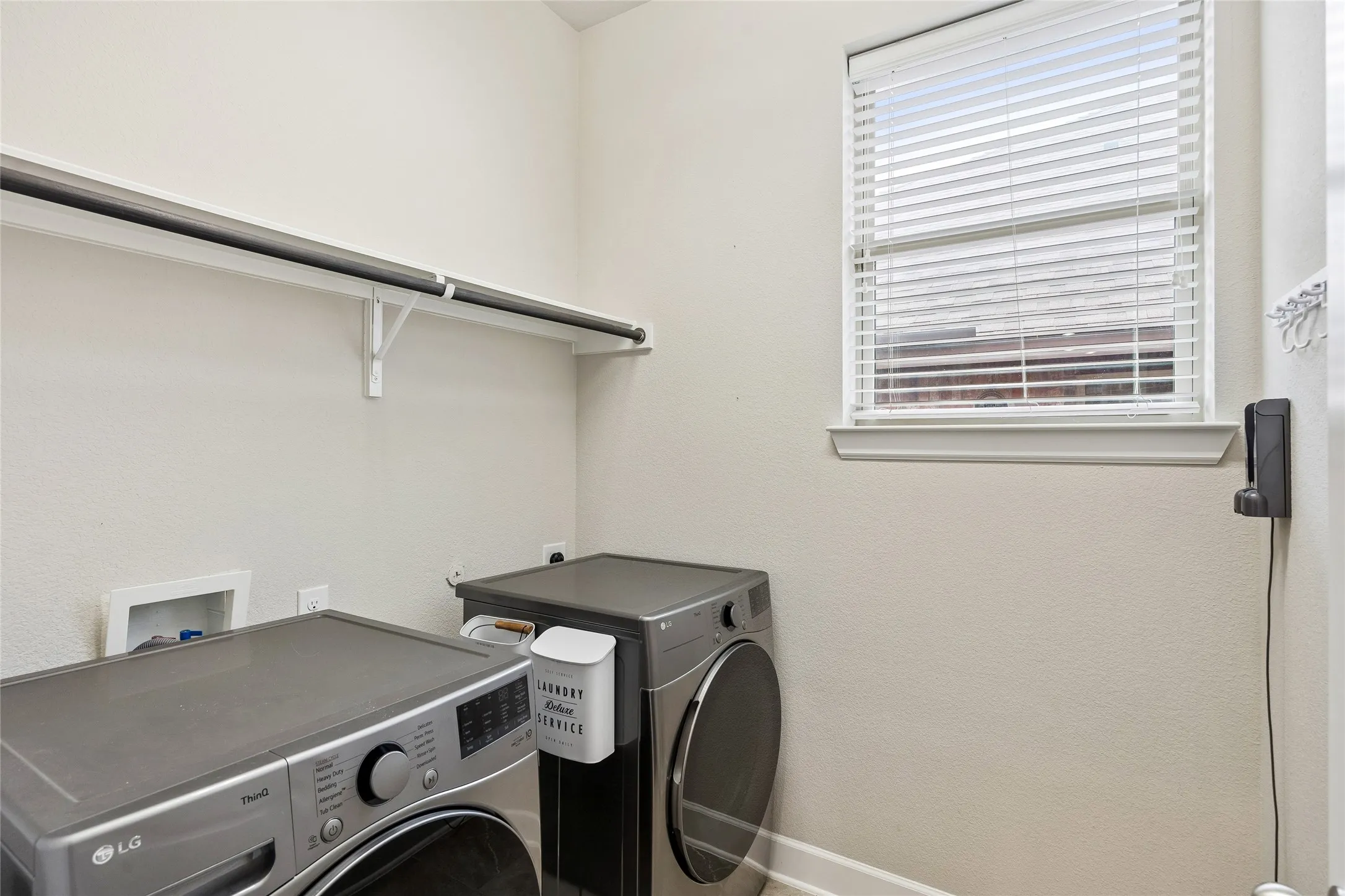 Single Family Residence For Sale in Denton County , 1509 11th Street, Argyle, Texas 76226, 3 Bedroom, 2 Bathroom, 2 Garage spaces, 2,093 Sqft, built in 2018, mls#21319143, Real Estate Agent in Argyle, Homes For Sale in Denton county, Homes For Sale in Argyle, Realtor in Argyle Texas, Real Estate Brokerage Independent Realty Texas, Luminita Cordes Realtor