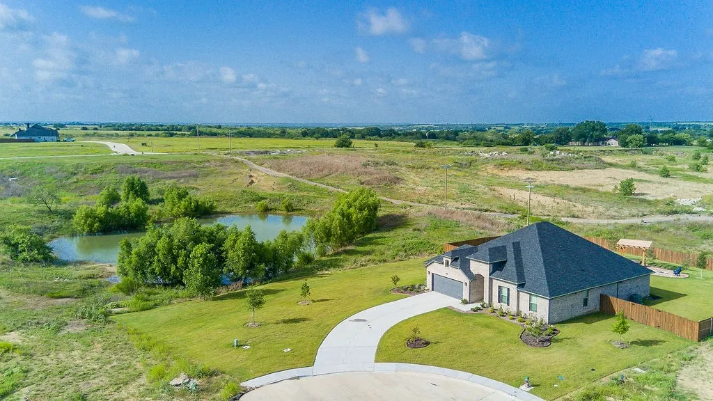 Single Family Residence For Sale in Ellis County , 10316 Stockyard Court, Venus, Texas 76084, 3 Bedroom, 3 Bathroom, 2 Garage spaces, 2,376 Sqft, built in 2026, mls#21316793, Real Estate Agent in Venus, Homes For Sale in Ellis county, Homes For Sale in Venus, Realtor in Venus Texas, Real Estate Brokerage Independent Realty Texas, Luminita Cordes Realtor