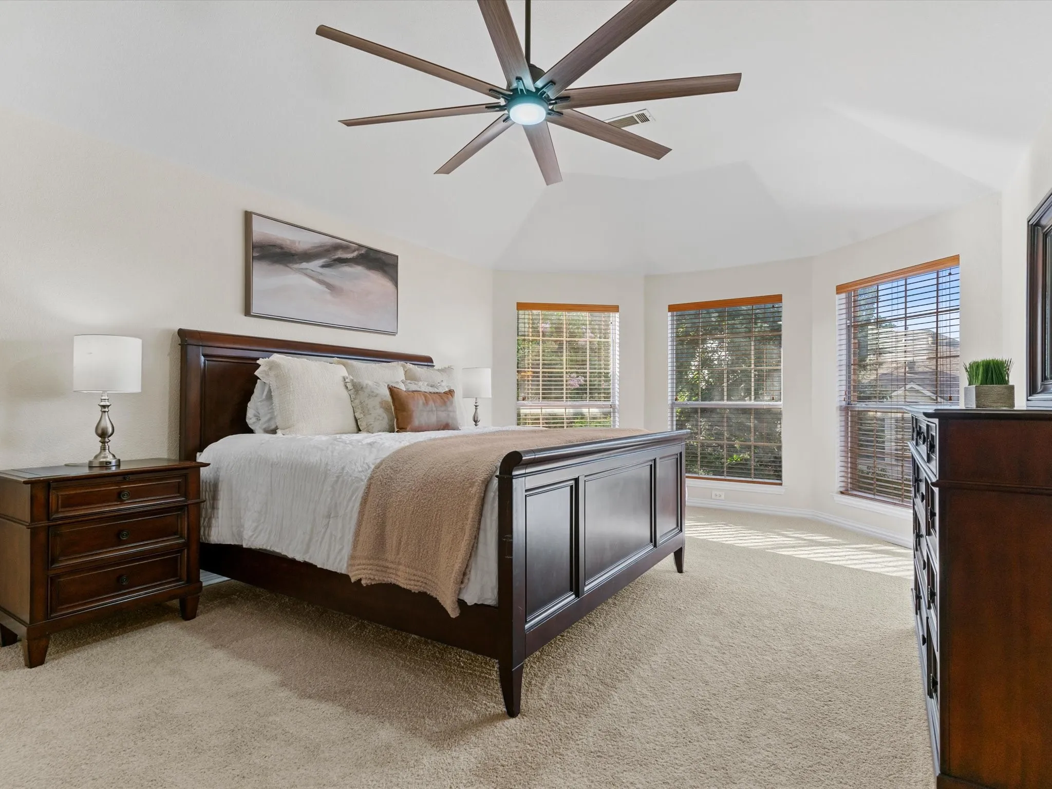 Single Family Residence For Sale in Tarrant County , 2005 Old York Drive, Keller, Texas 76248, 5 Bedroom, 4 Bathroom, 2 Garage spaces, 3,407 Sqft, built in 2001, mls#21320562, Real Estate Agent in Keller, Homes For Sale in Tarrant county, Homes For Sale in Keller, Realtor in Keller Texas, Real Estate Brokerage Independent Realty Texas, Luminita Cordes Realtor